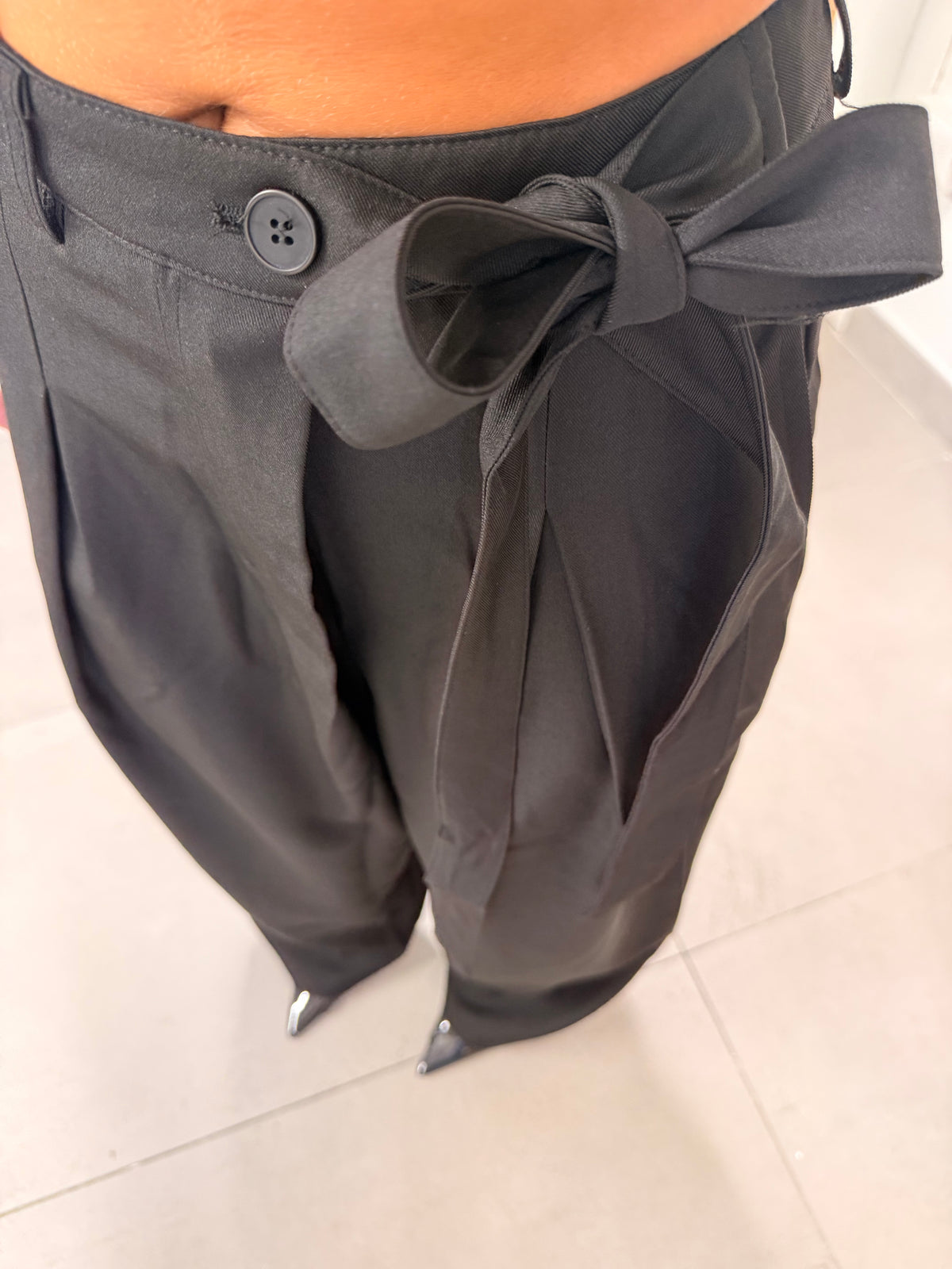 PANTALONE FIOCCO NERO