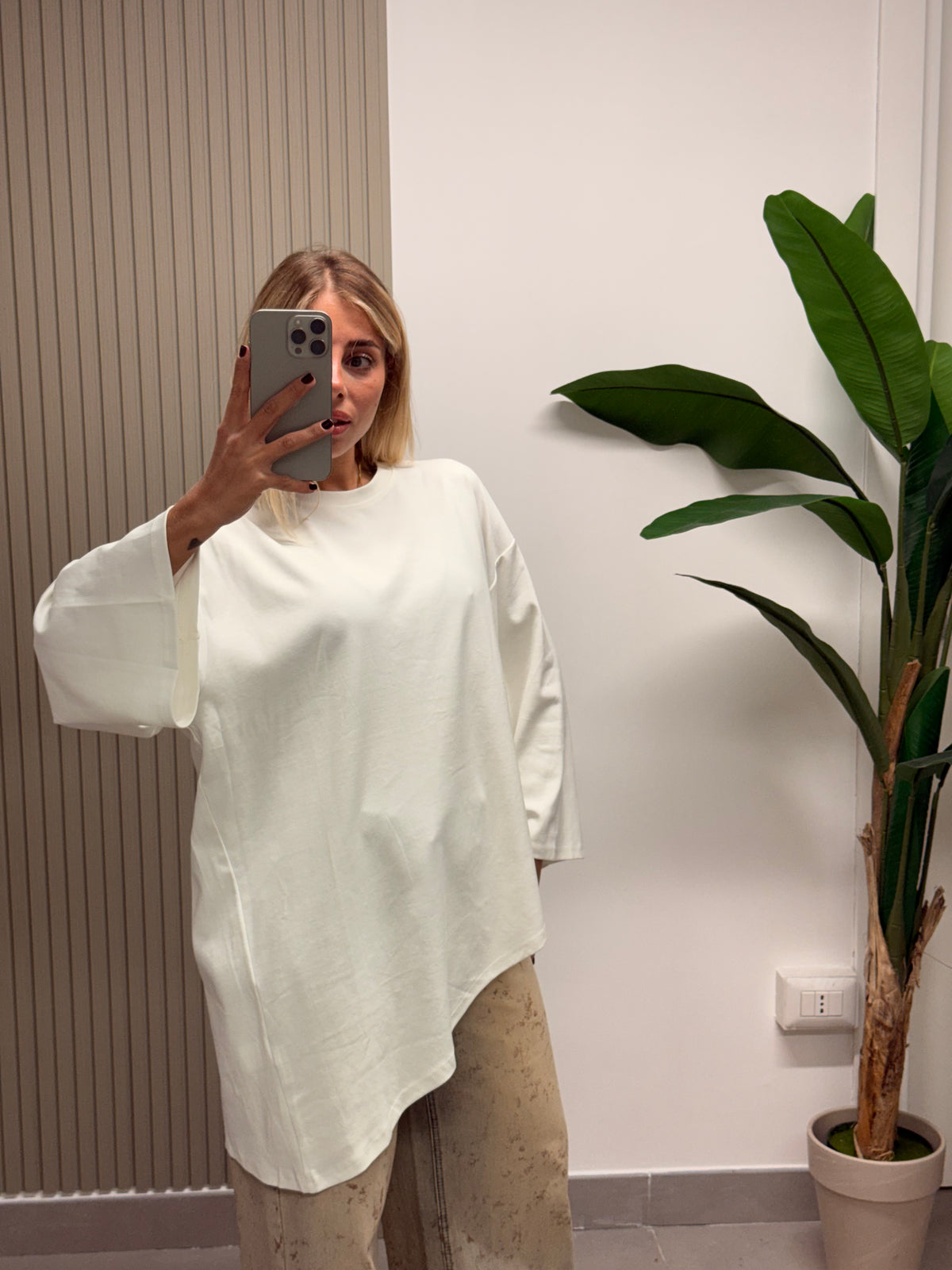 T-SHIRT ASIMMETRICA BIANCA