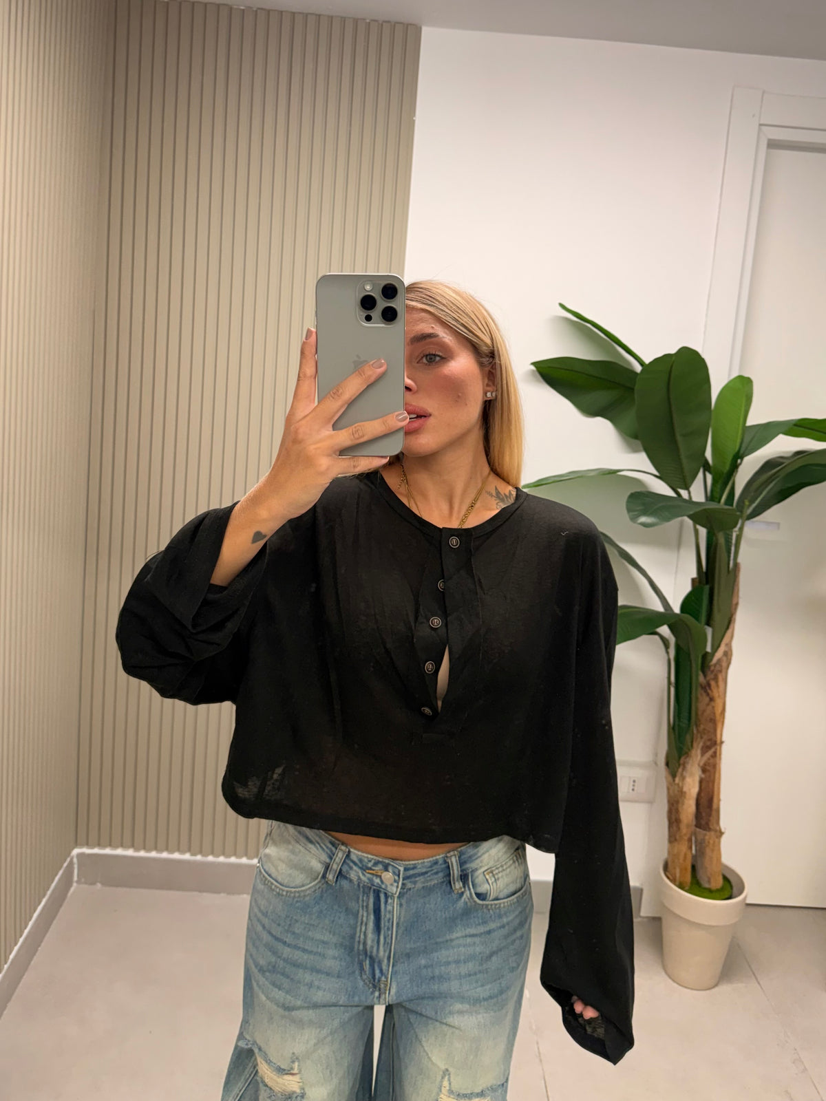 T-SHIRT CROP GIRLFRIEND NERA