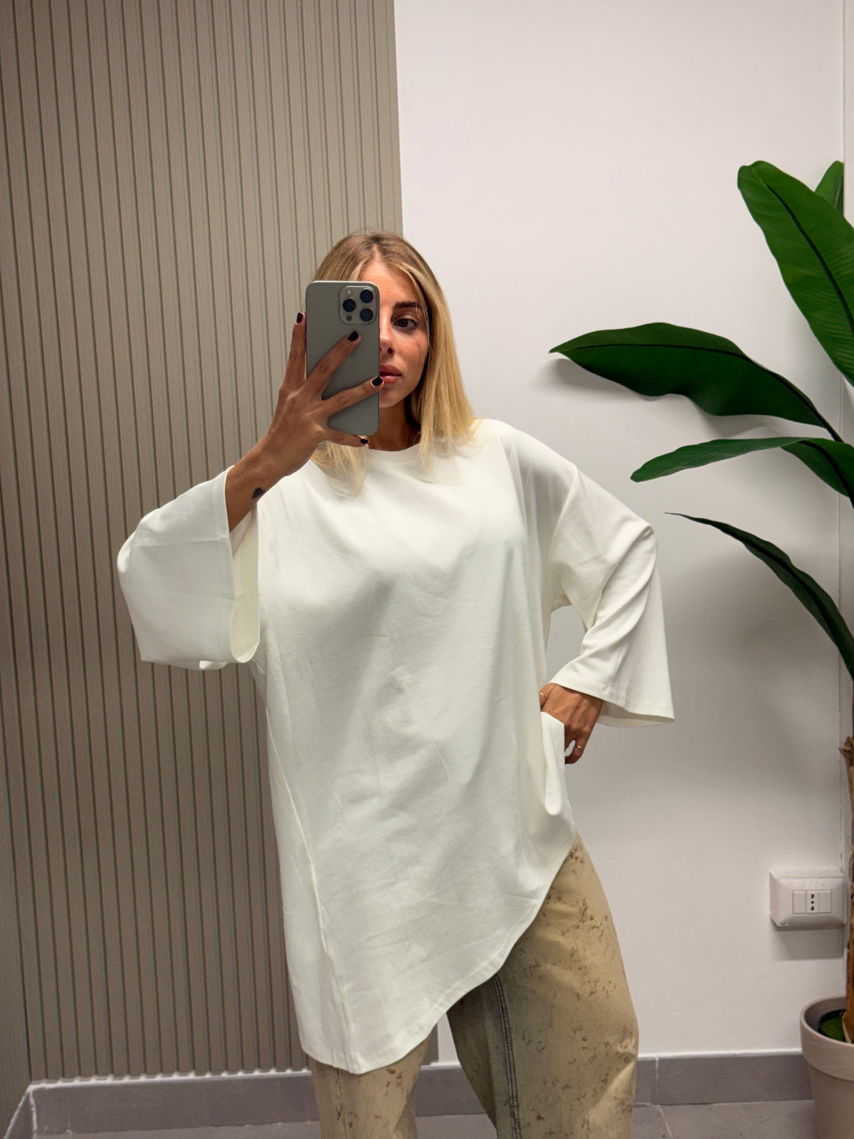 T-SHIRT ASIMMETRICA BIANCA