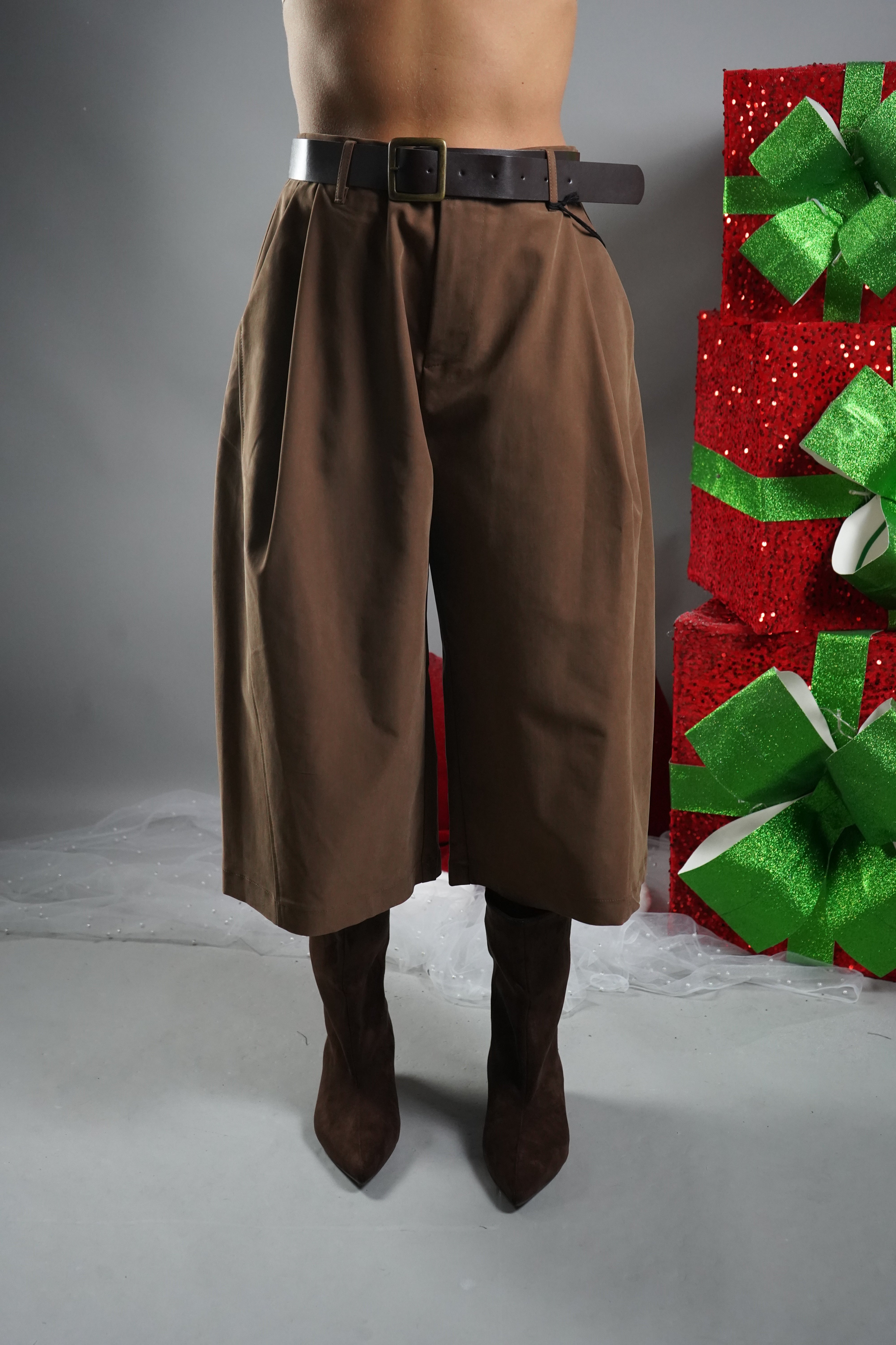 BERMUDA BAGGY CON CINTURA CAMMELLO