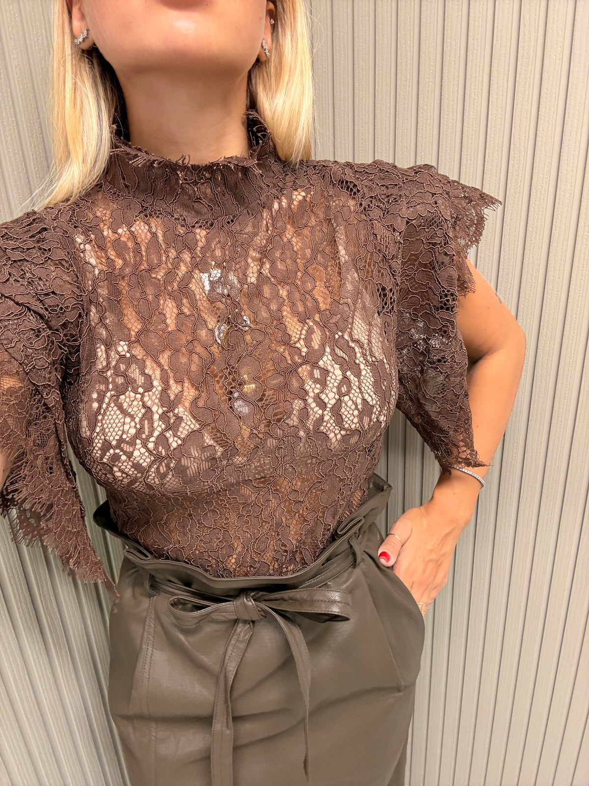 MAGLIA IN PIZZO MARRONE