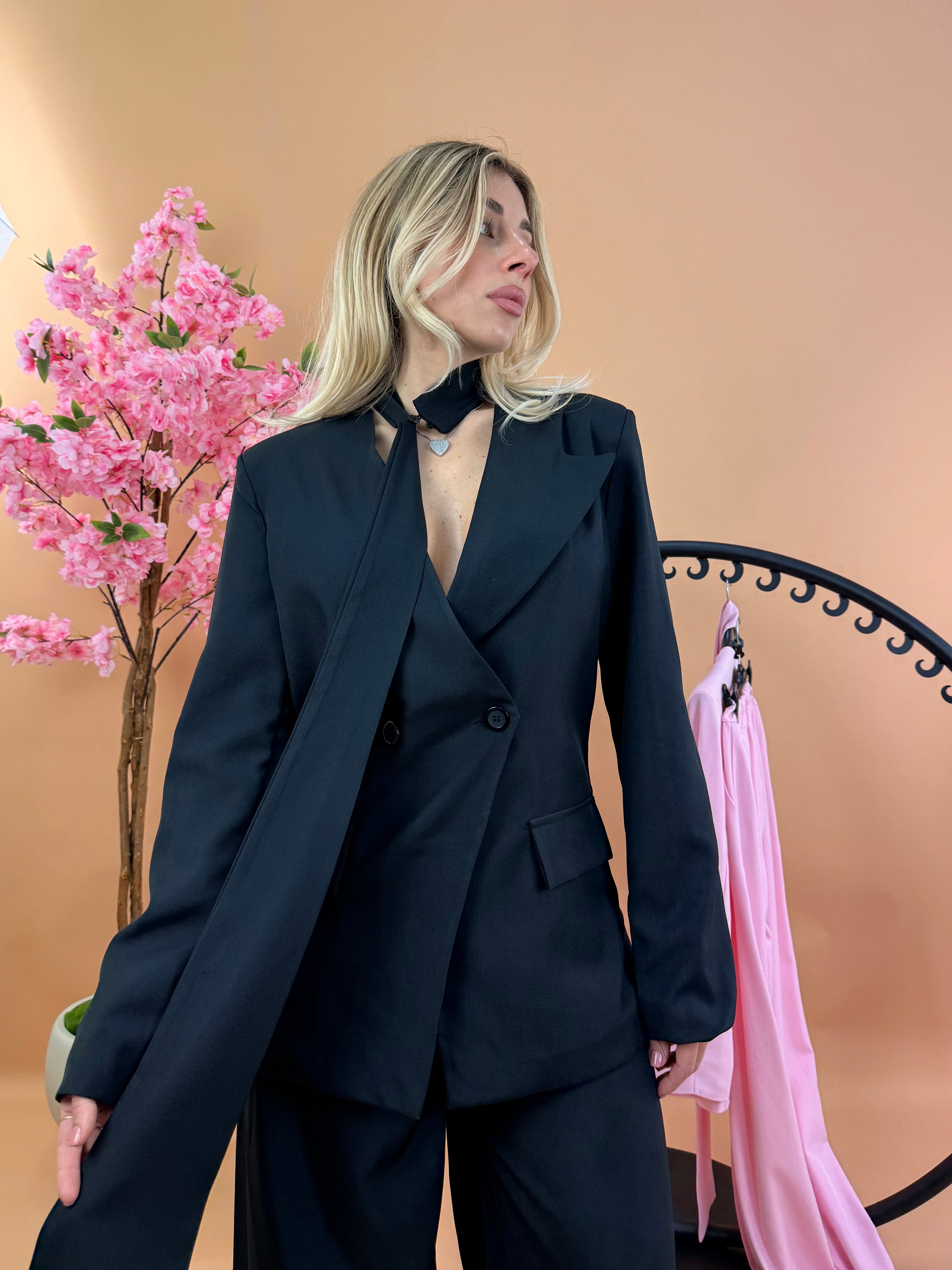 TAILLEUR FOULARD NERO
