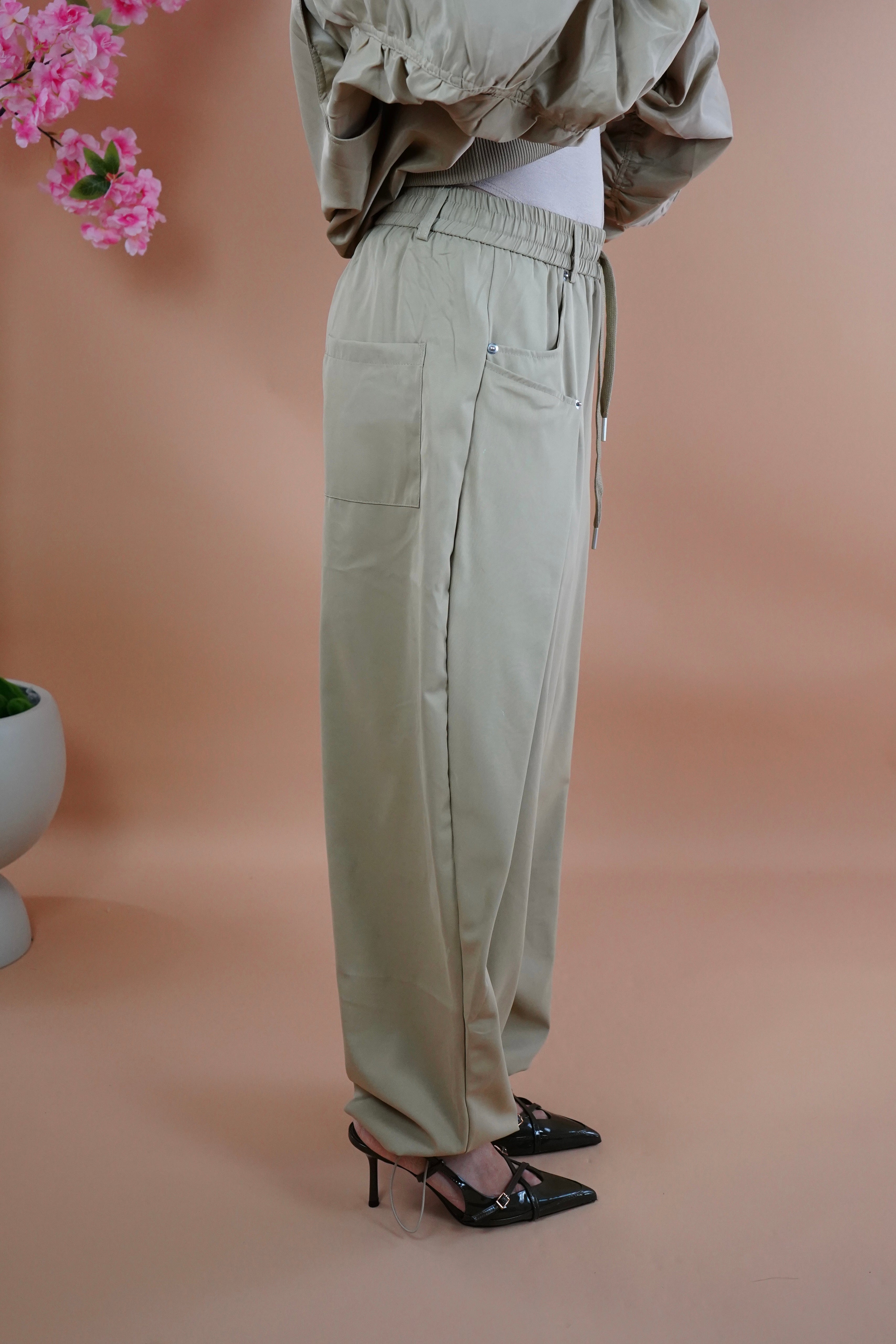 PANTALONE CARGO CON TASCHE BEIGE