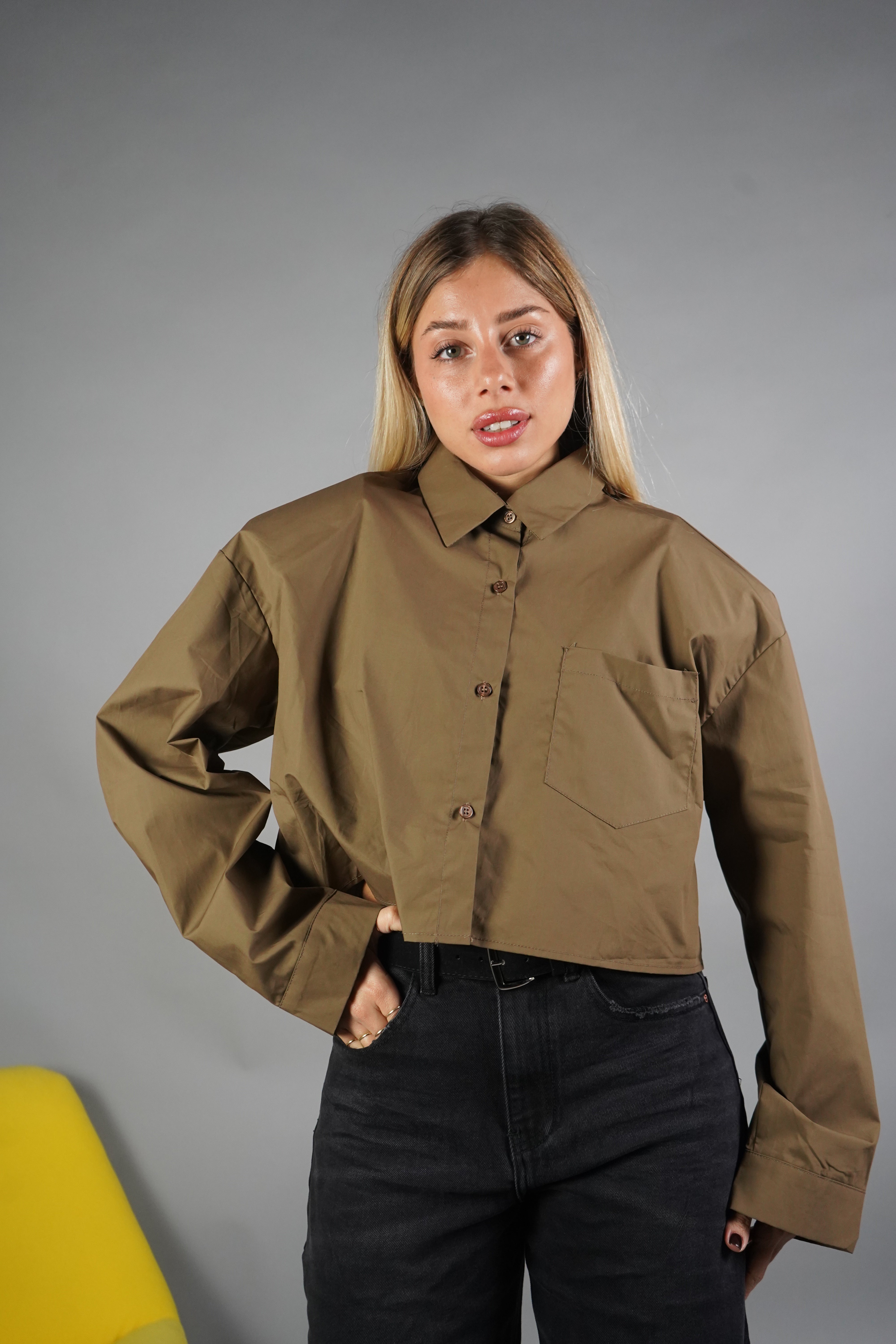 CAMICIA CROP SPALLINE MARRONE