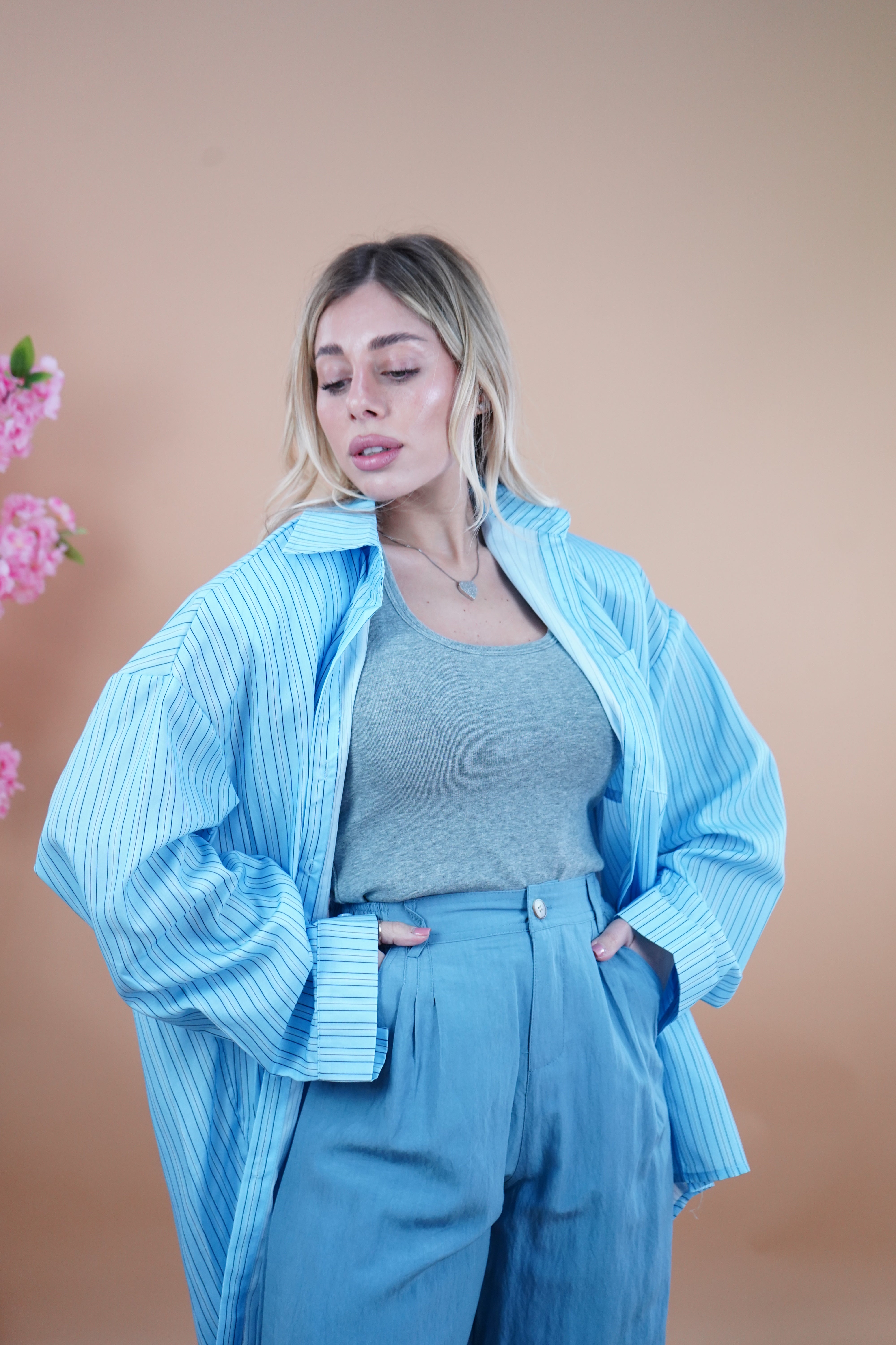 CAMICIA RIGHE AZZURRA CON SPALLINE