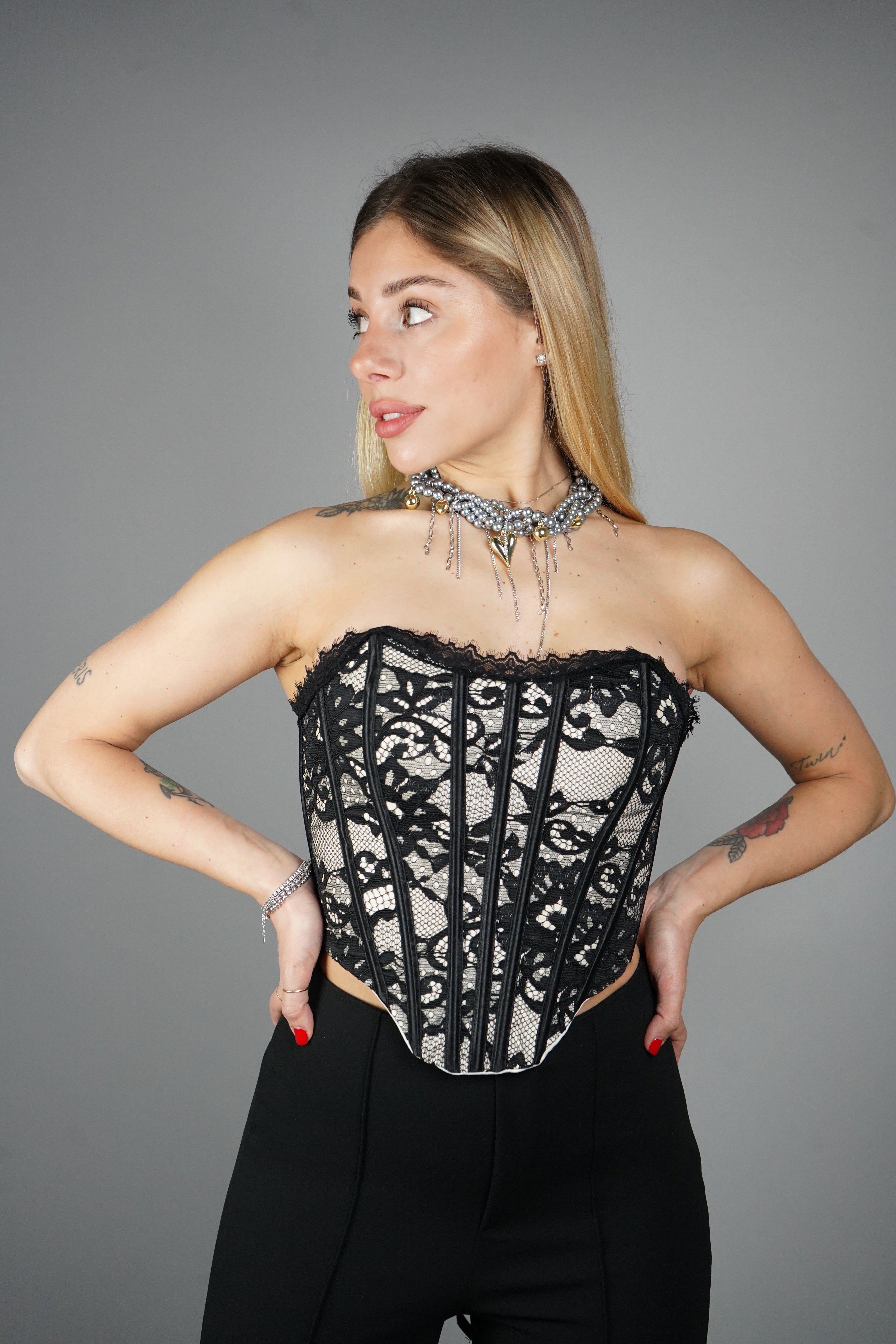 CORSETTO IN PIZZO