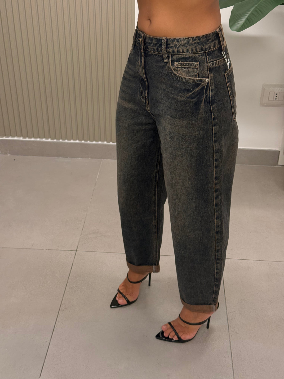 JEANS BARRELL DENIM SCURO
