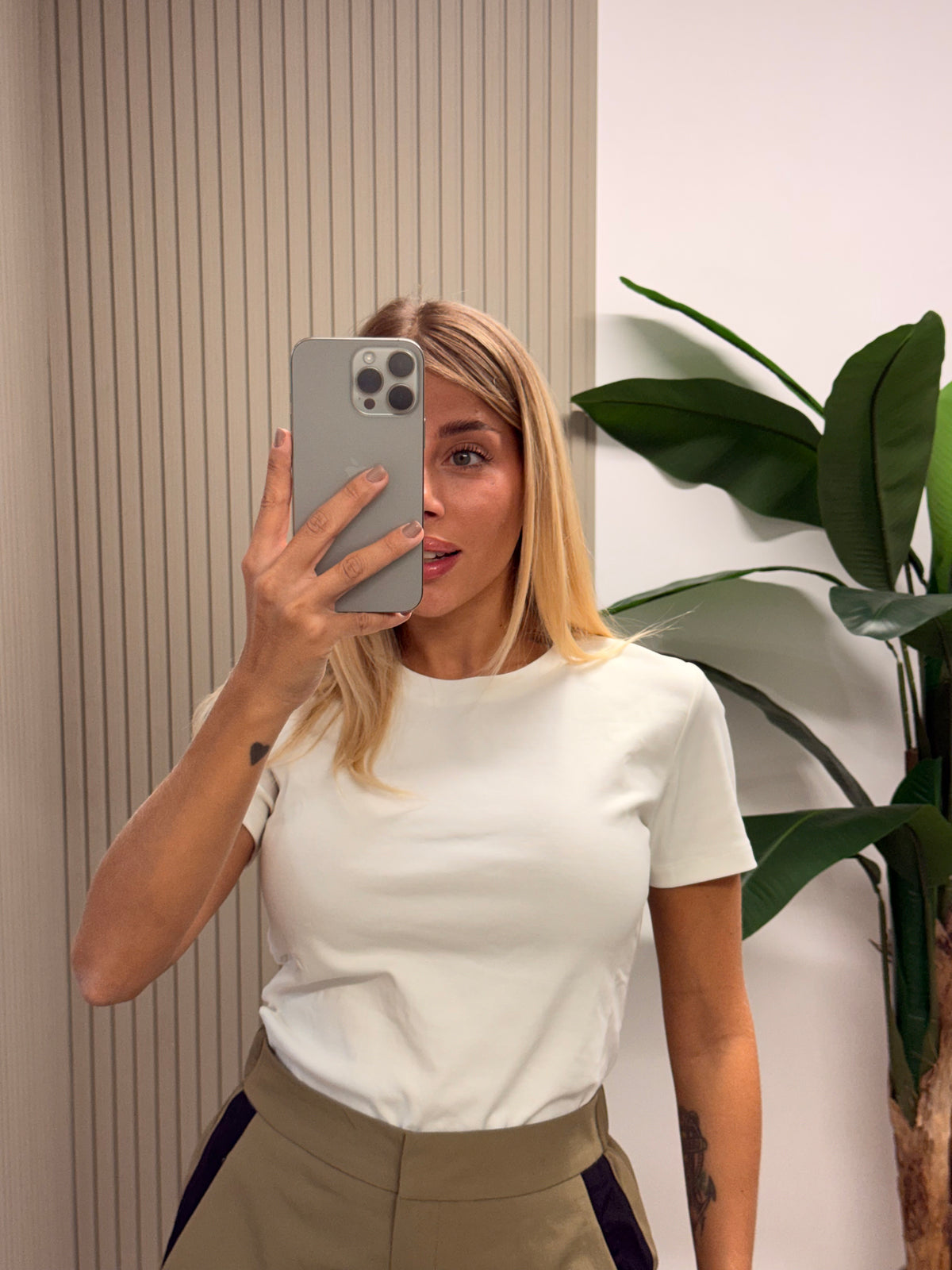 T-SHIRT BASIC ADERENTE BIANCA