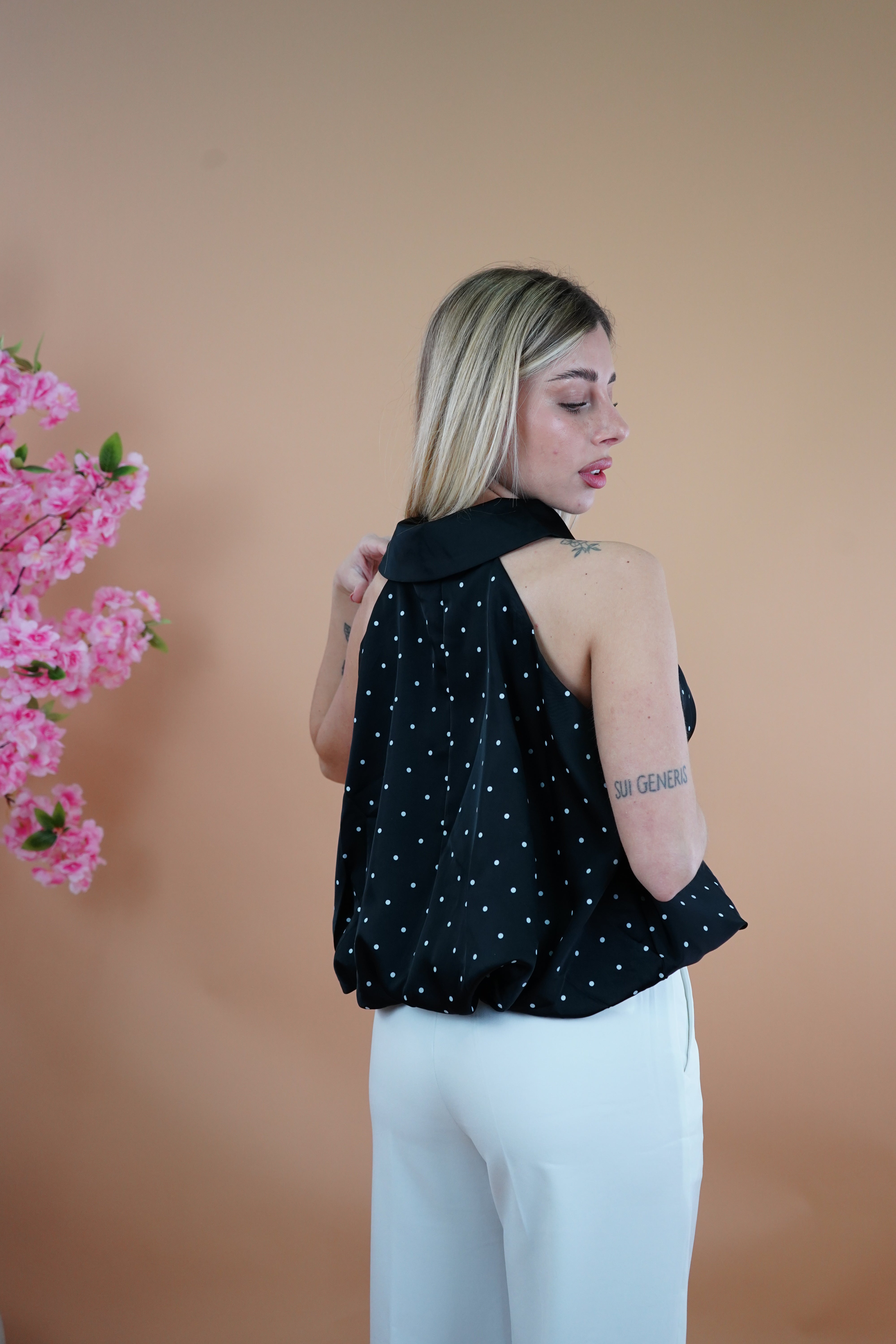 TOP POIS CAMELIA NERO
