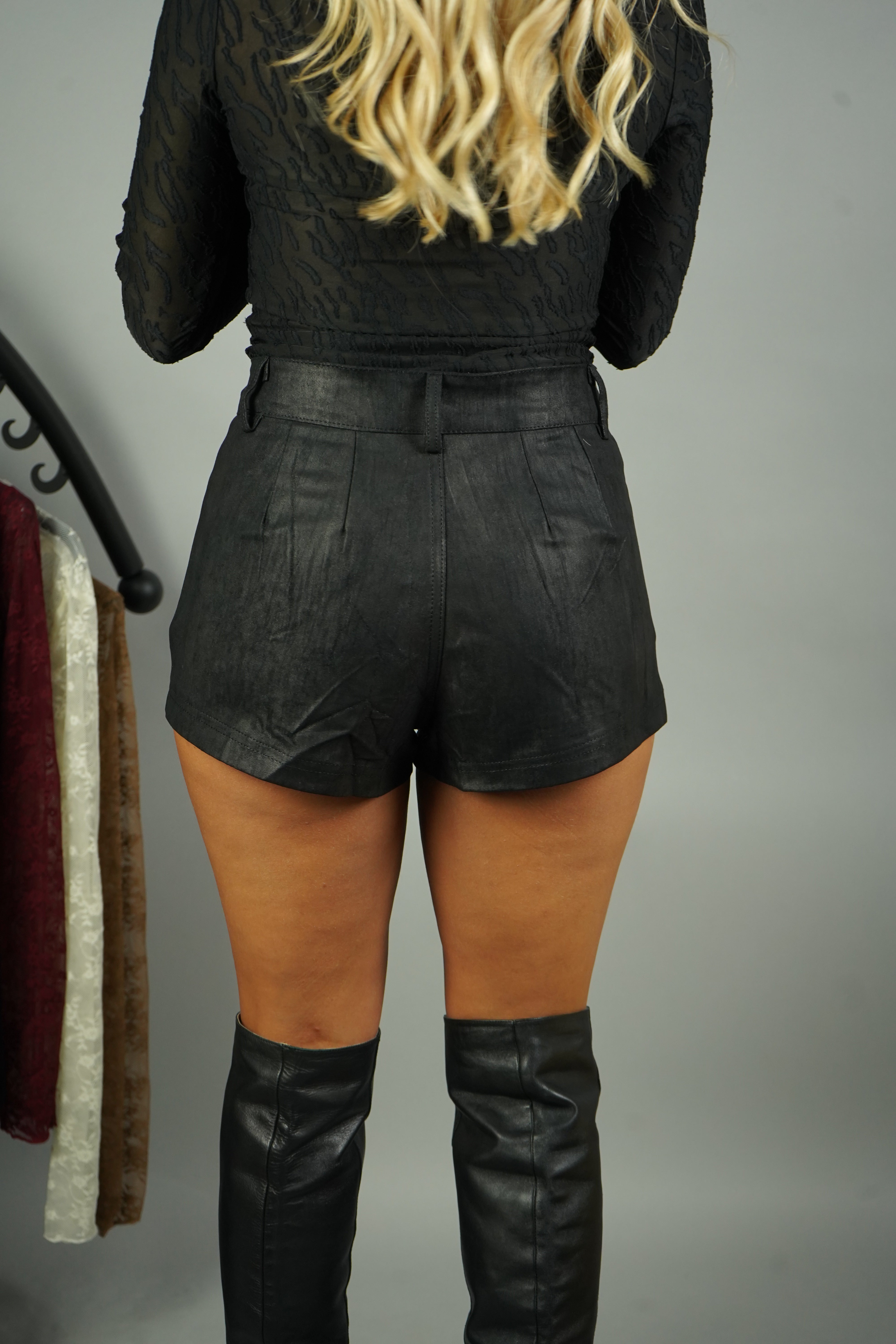 MINI SHORTS CAMOSCIO NERO