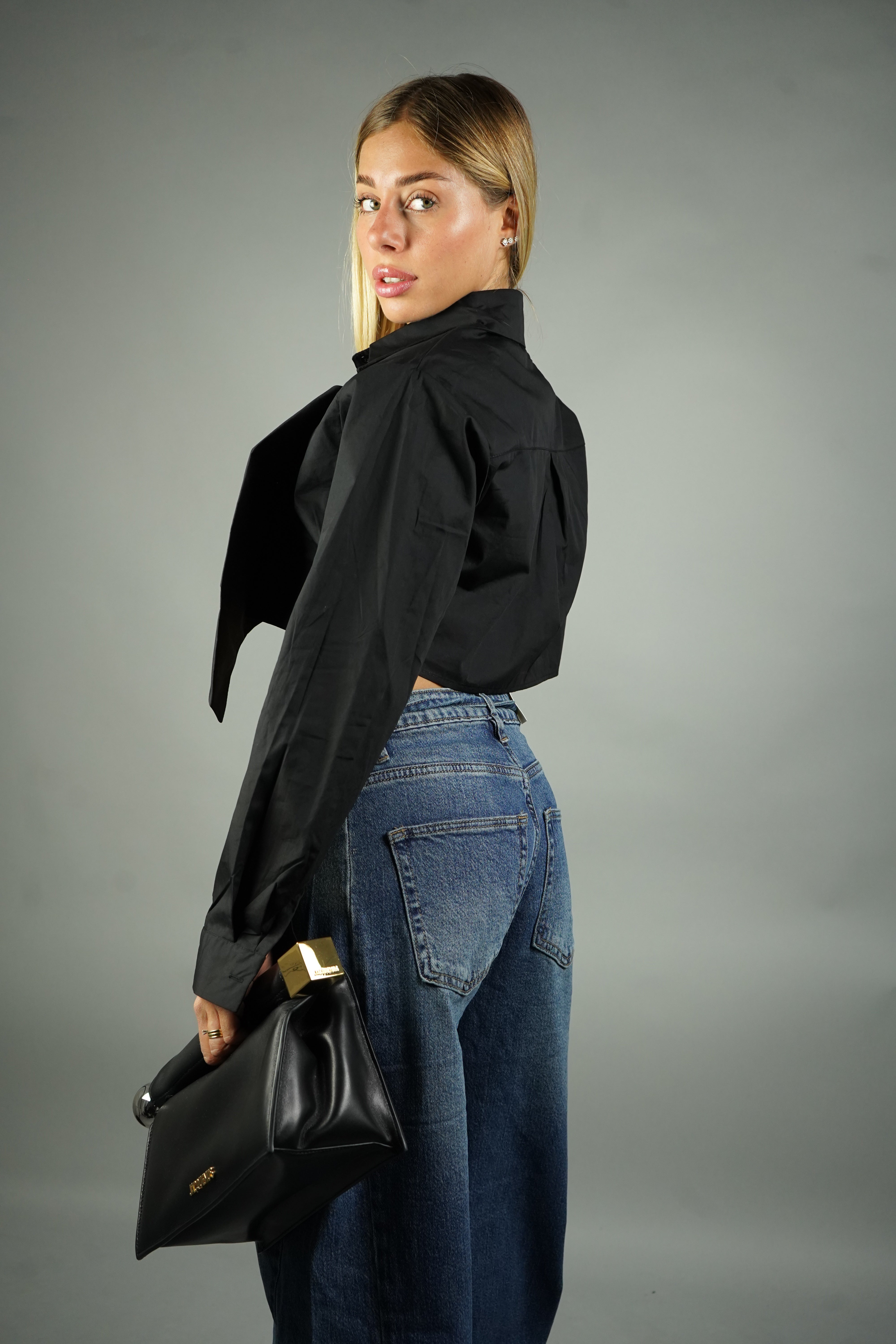 CAMICIA CROP FIOCCO NERA