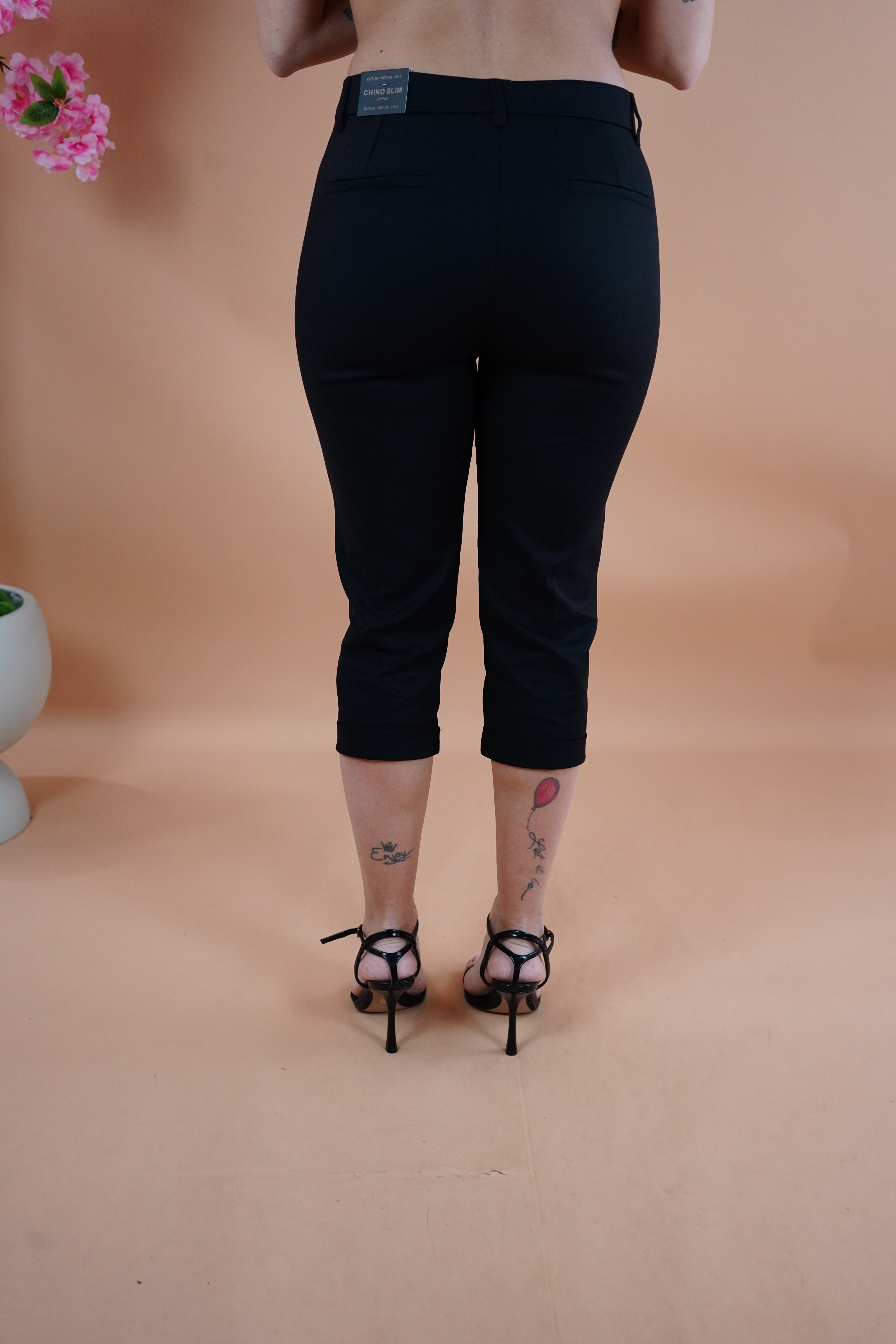 PANTALONE CAPRI NERO