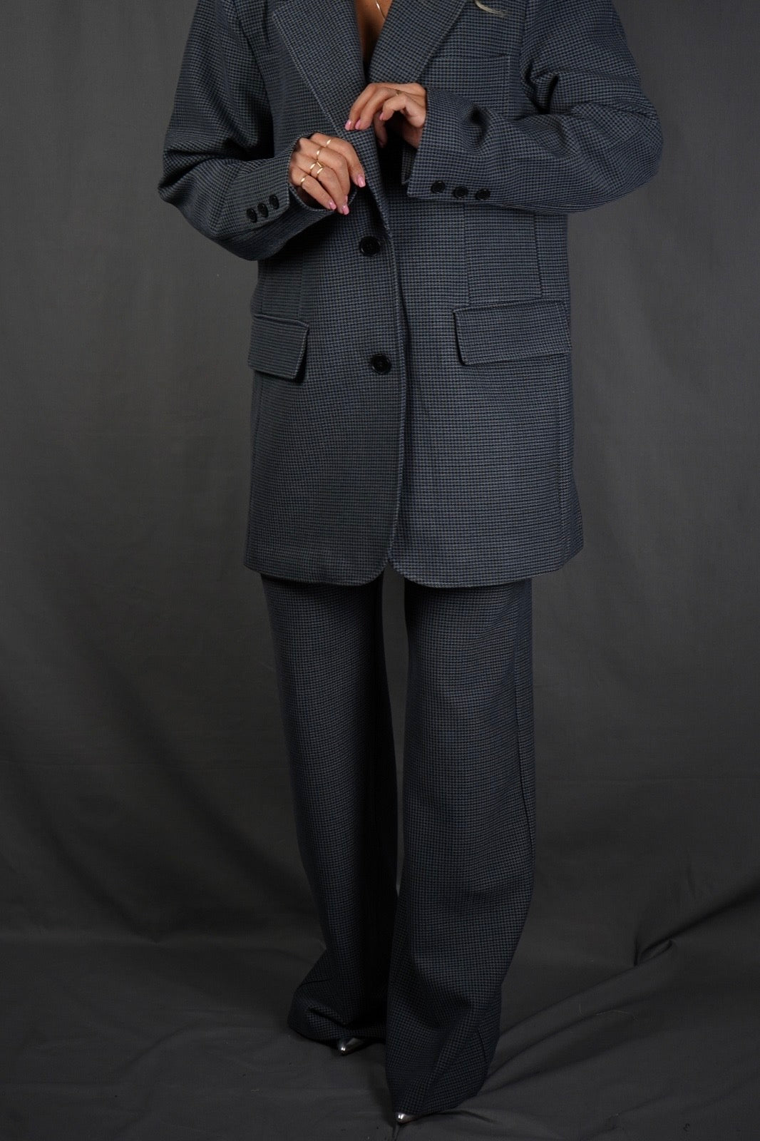 9f06215f-5928-40ee-8a7f-1763a6ae3d3f