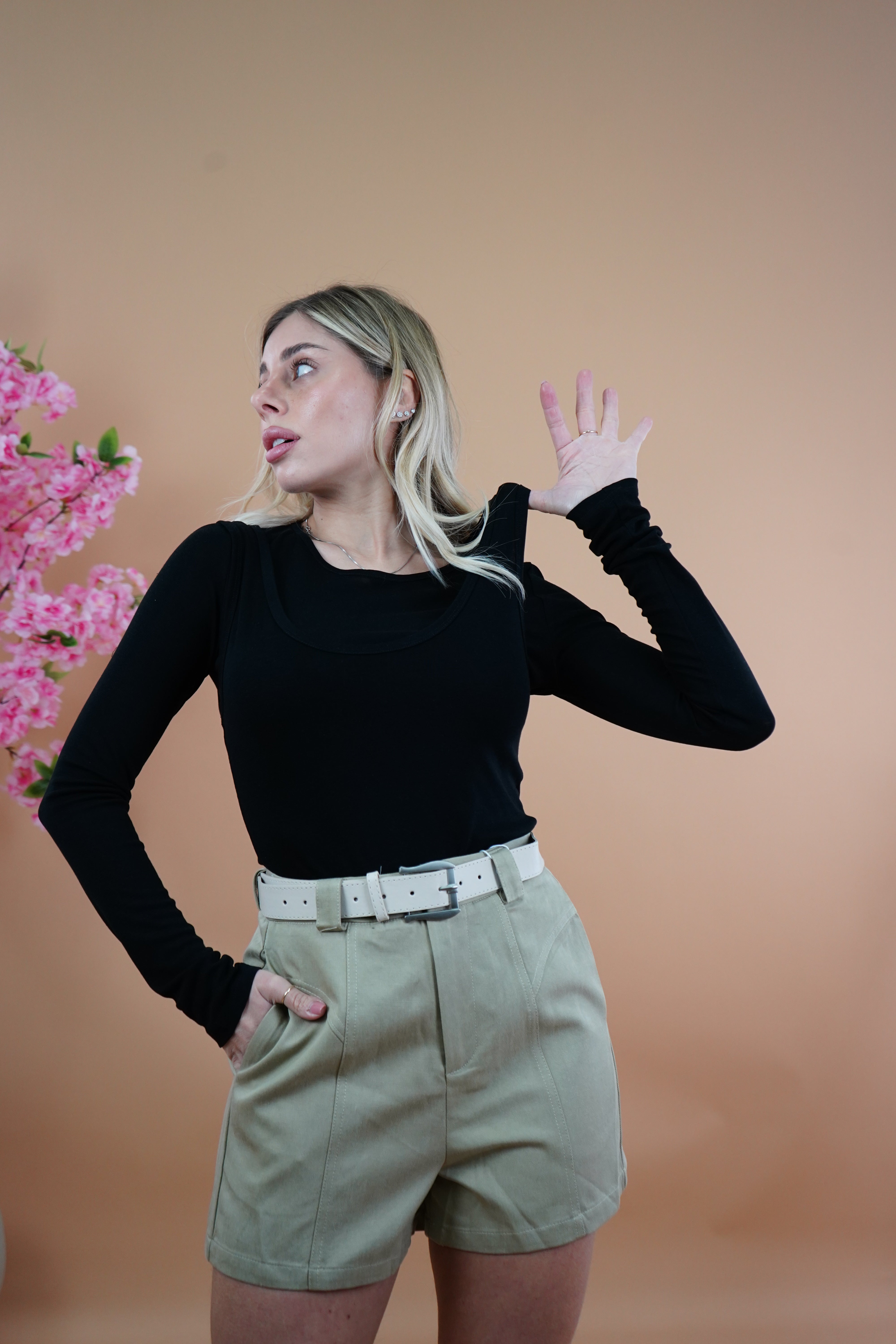 MAGLIA CON CANOTTA TESSUTO CONTENITIVO NERA