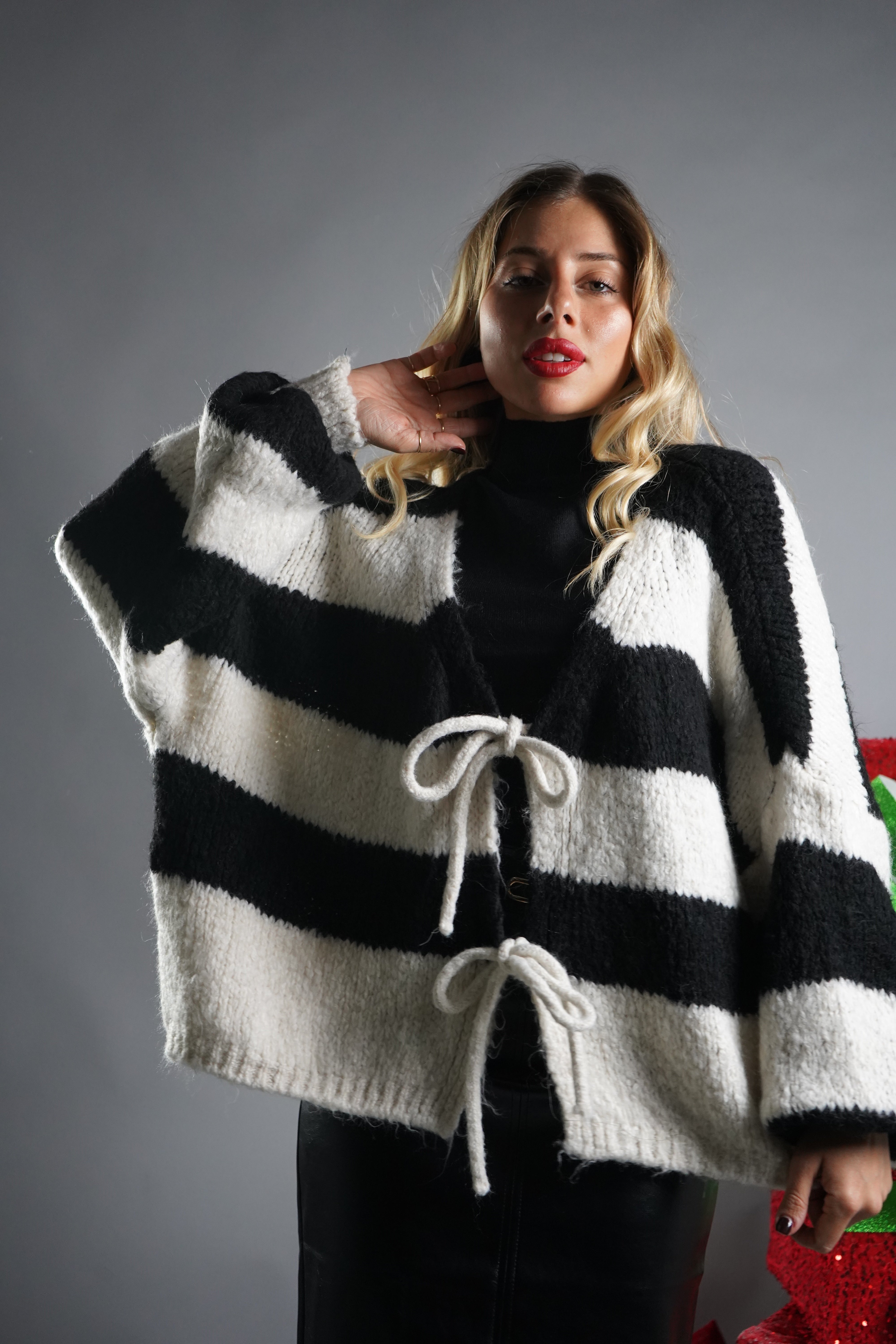 CARDIGAN FIOCCO BIANCO E NERO