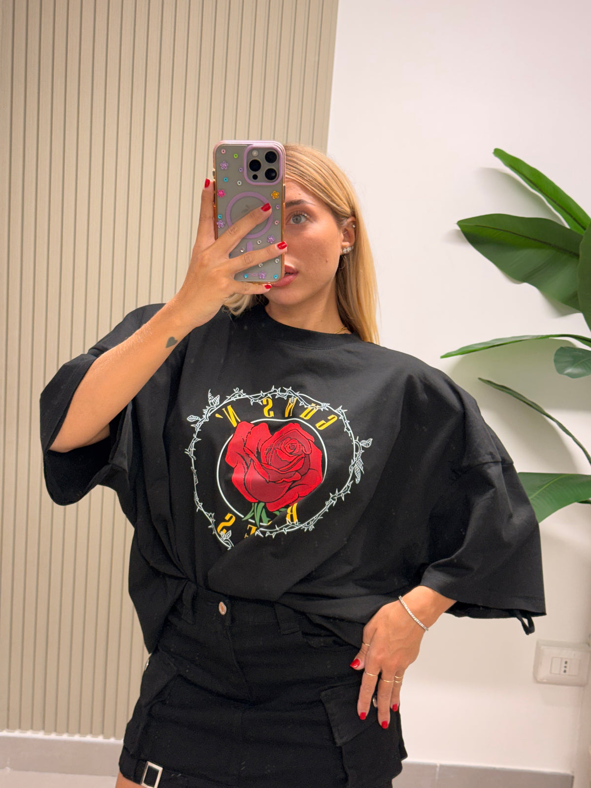 T-SHIRT BOXY GUNZ ROSES NERA