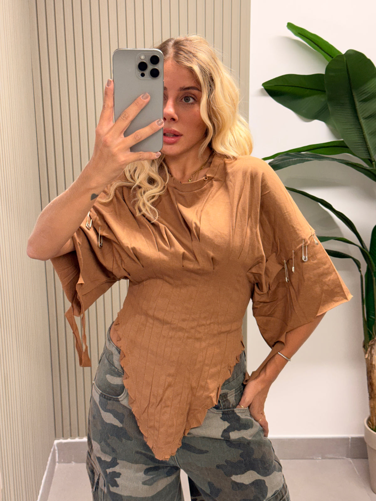 T-SHIRT CORSETTO CON SPILLE CAMMELLO