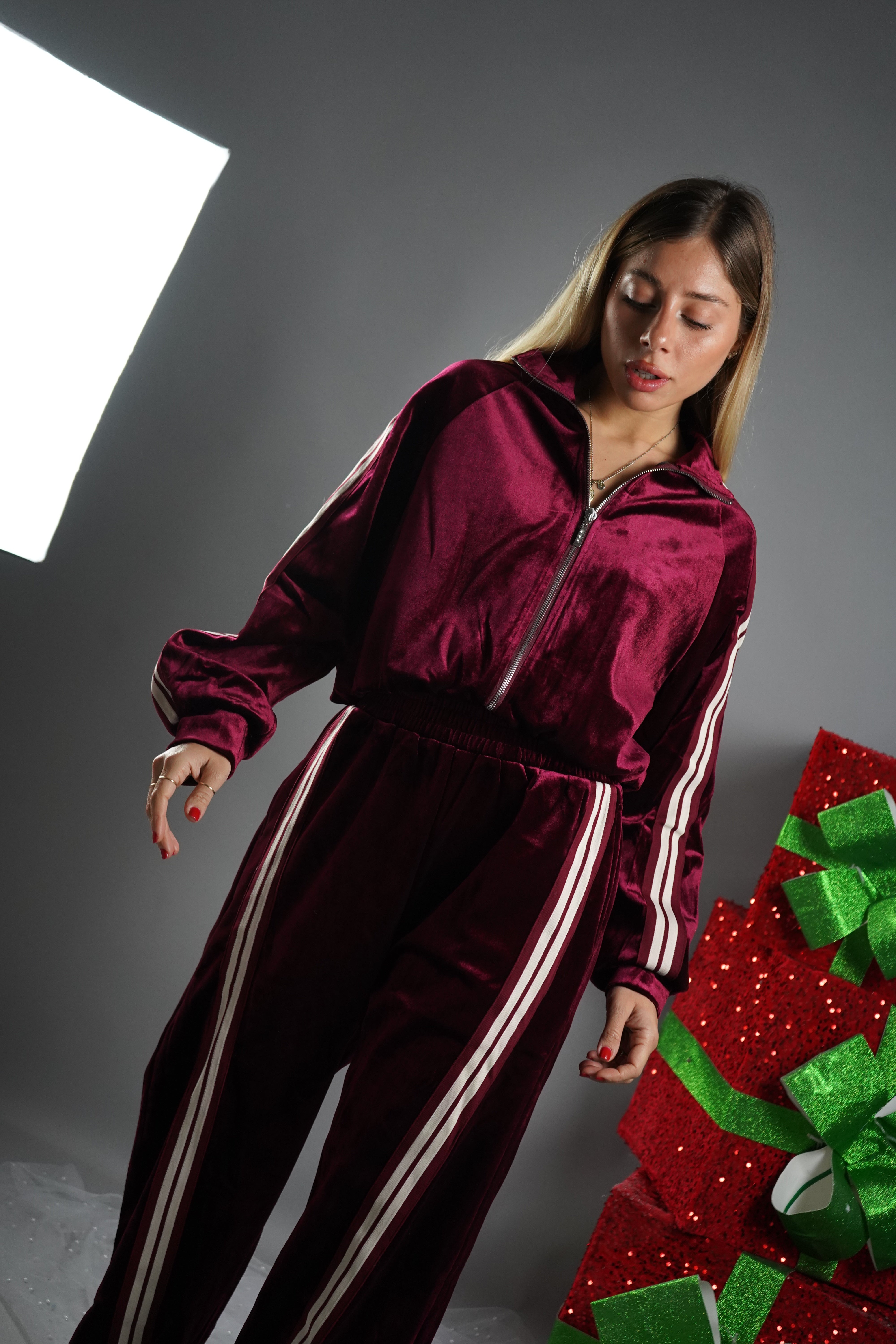 TUTA VELLUTO BORDEAUX