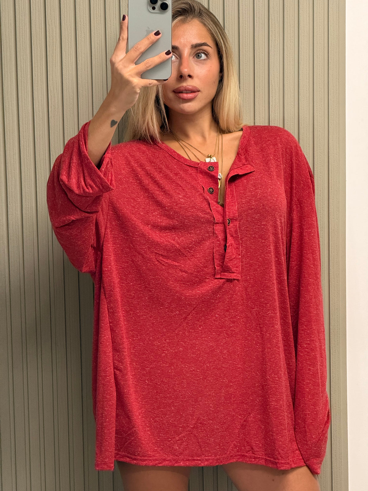 SERAFINO OVERSIZE CON BOTTONI ROSSA
