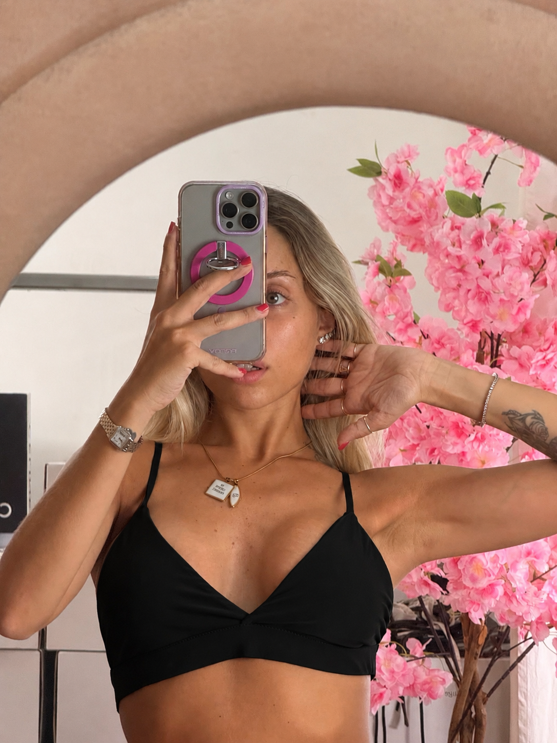 TOP TRIANGOLO NERO