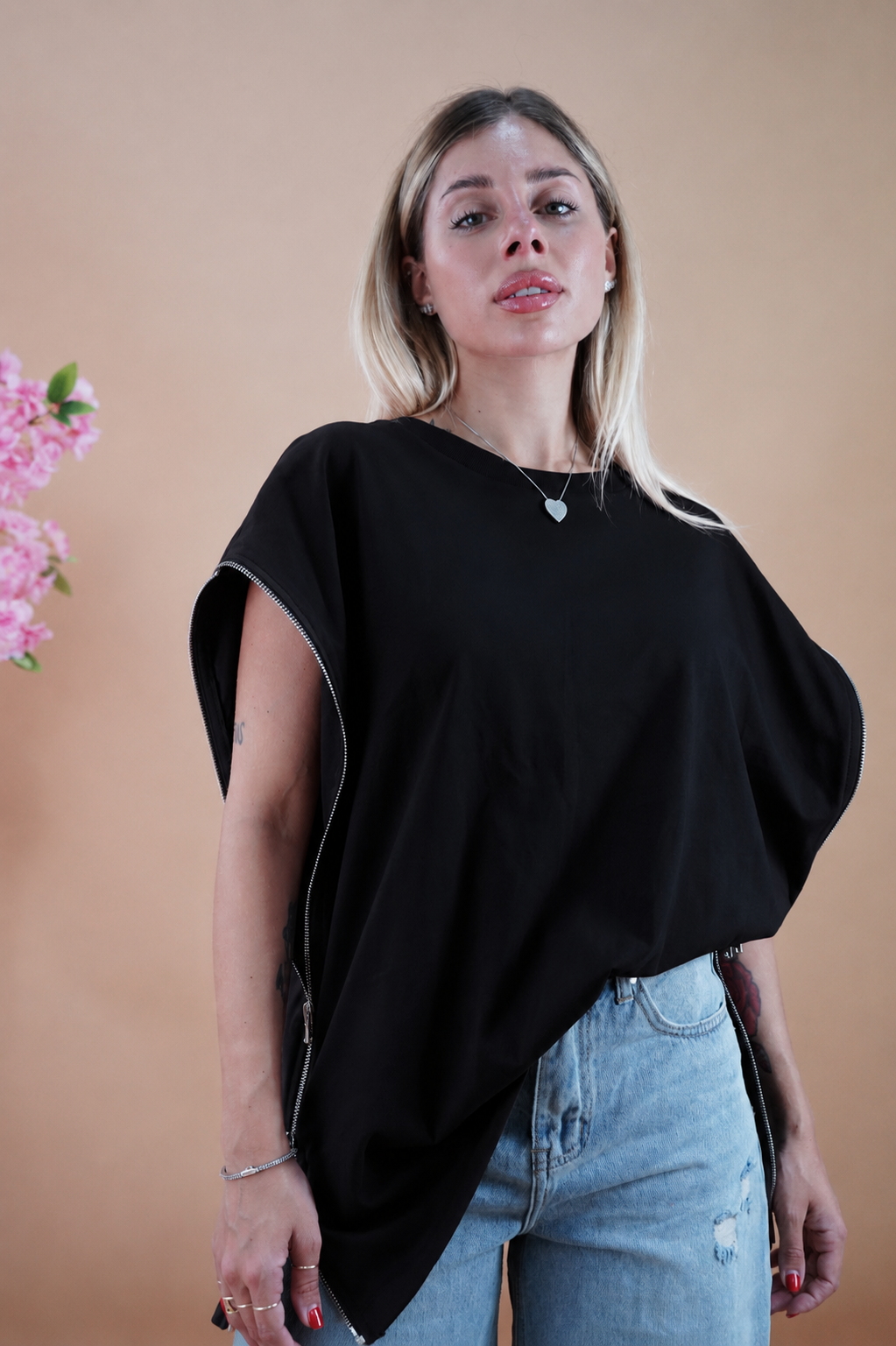 T-SHIRT ZIP LUMINA NERA