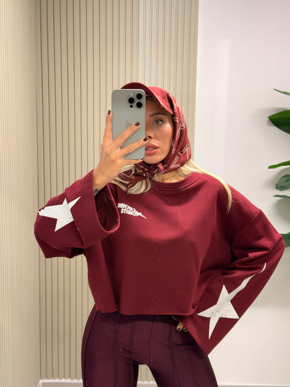 FELPA CROP STARS BORDEAUX