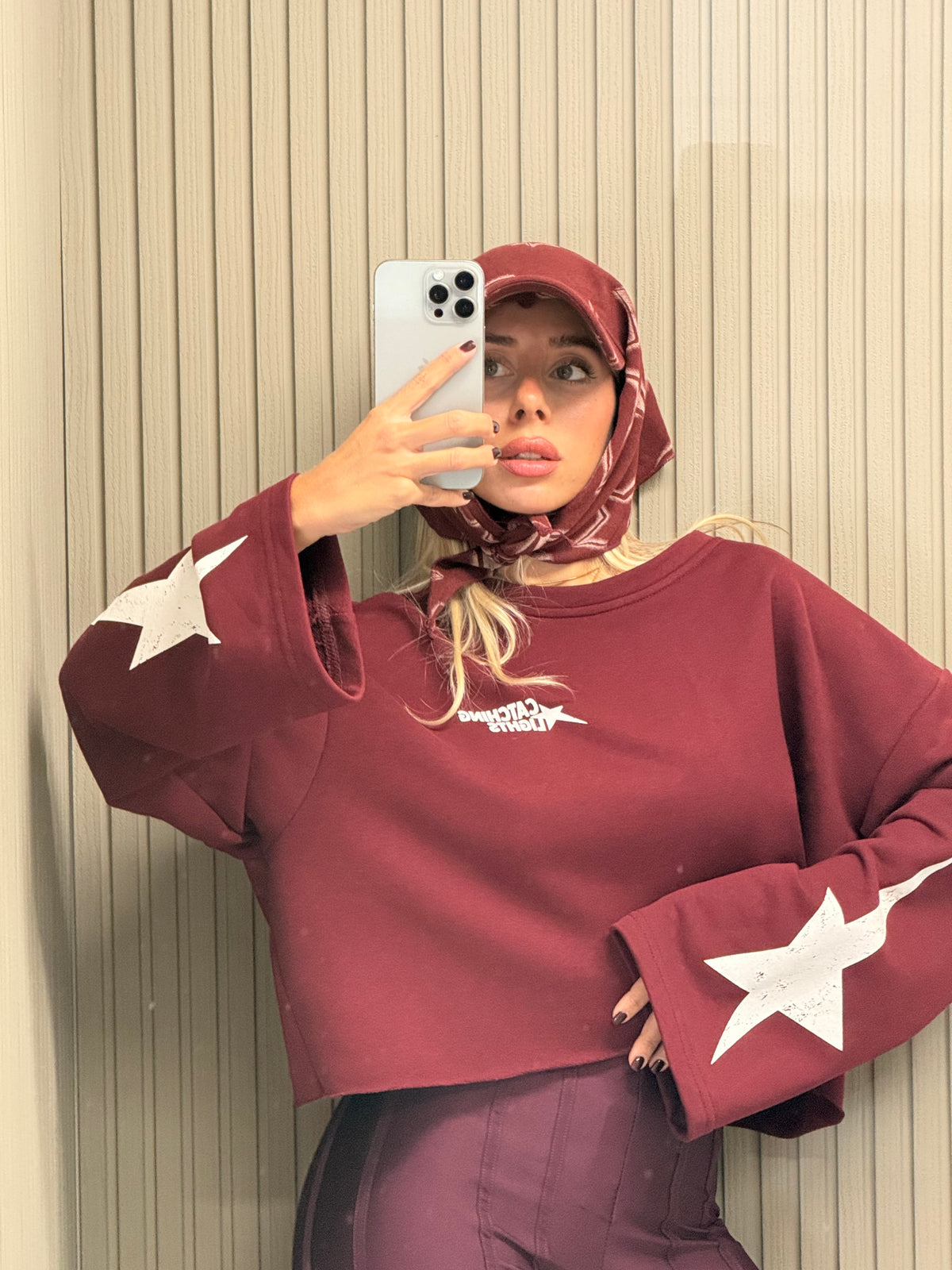 FELPA CROP STARS BORDEAUX