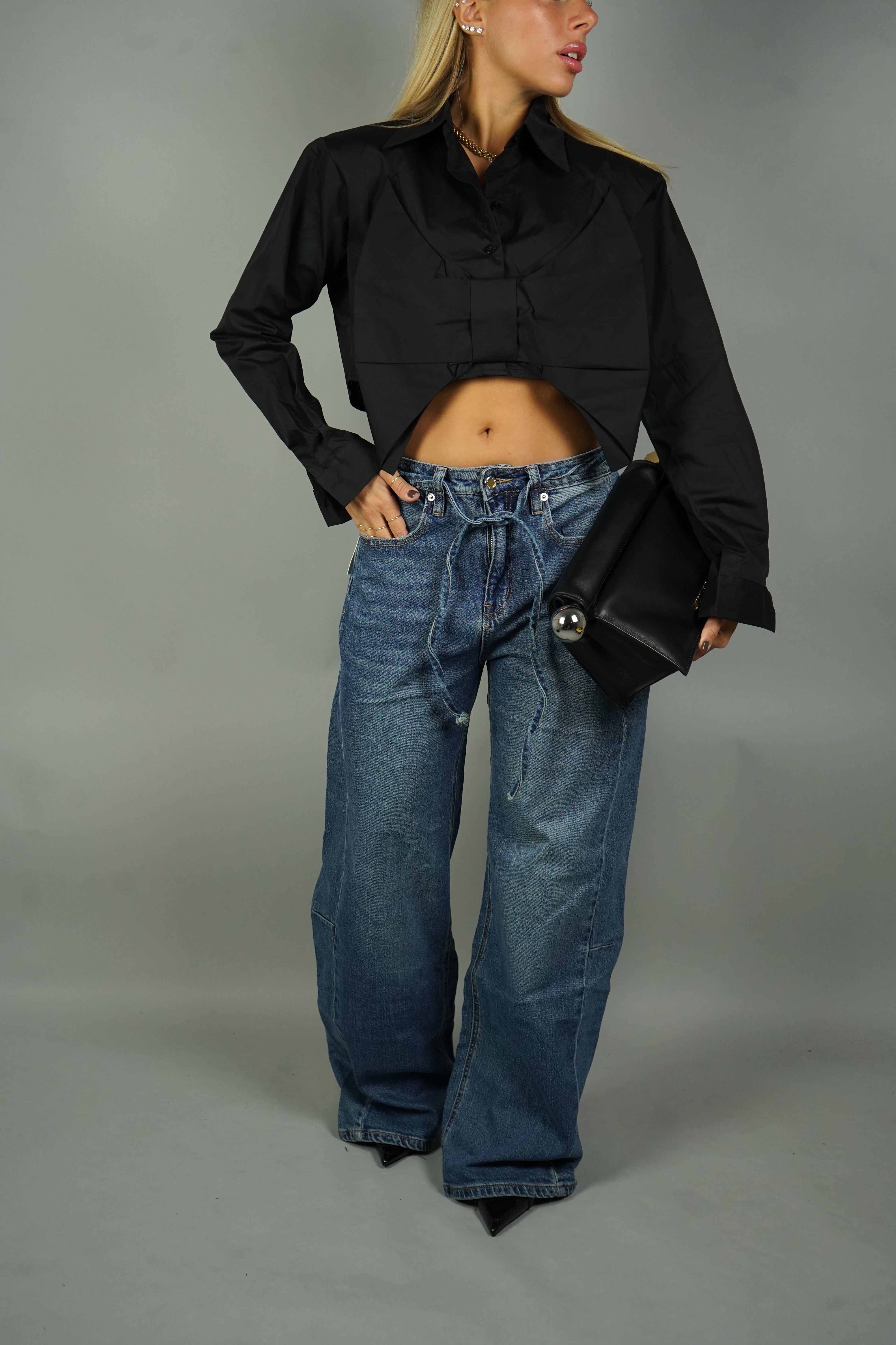 CAMICIA CROP FIOCCO NERA