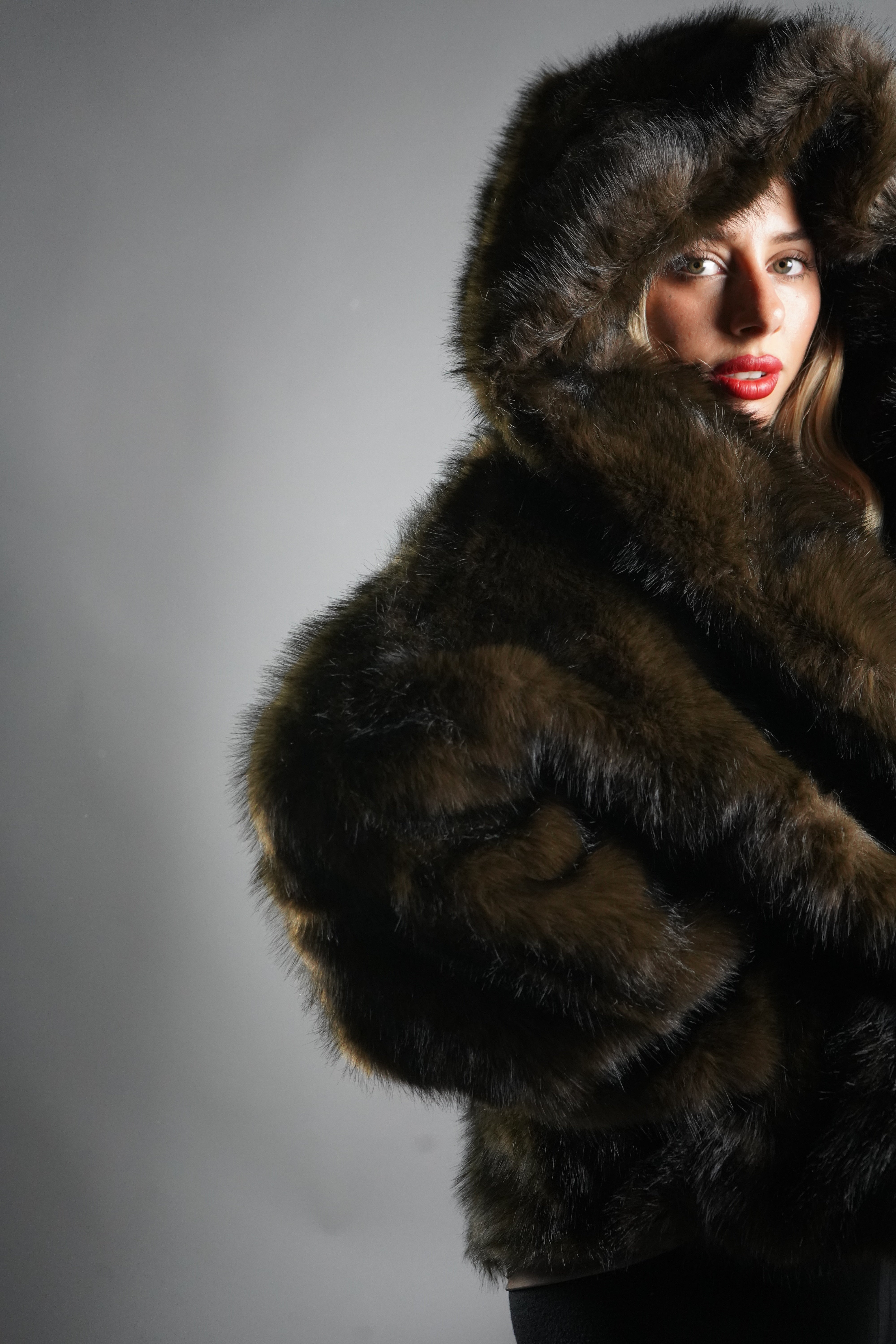 PELLICCIA ORSO MARRONE E NERA