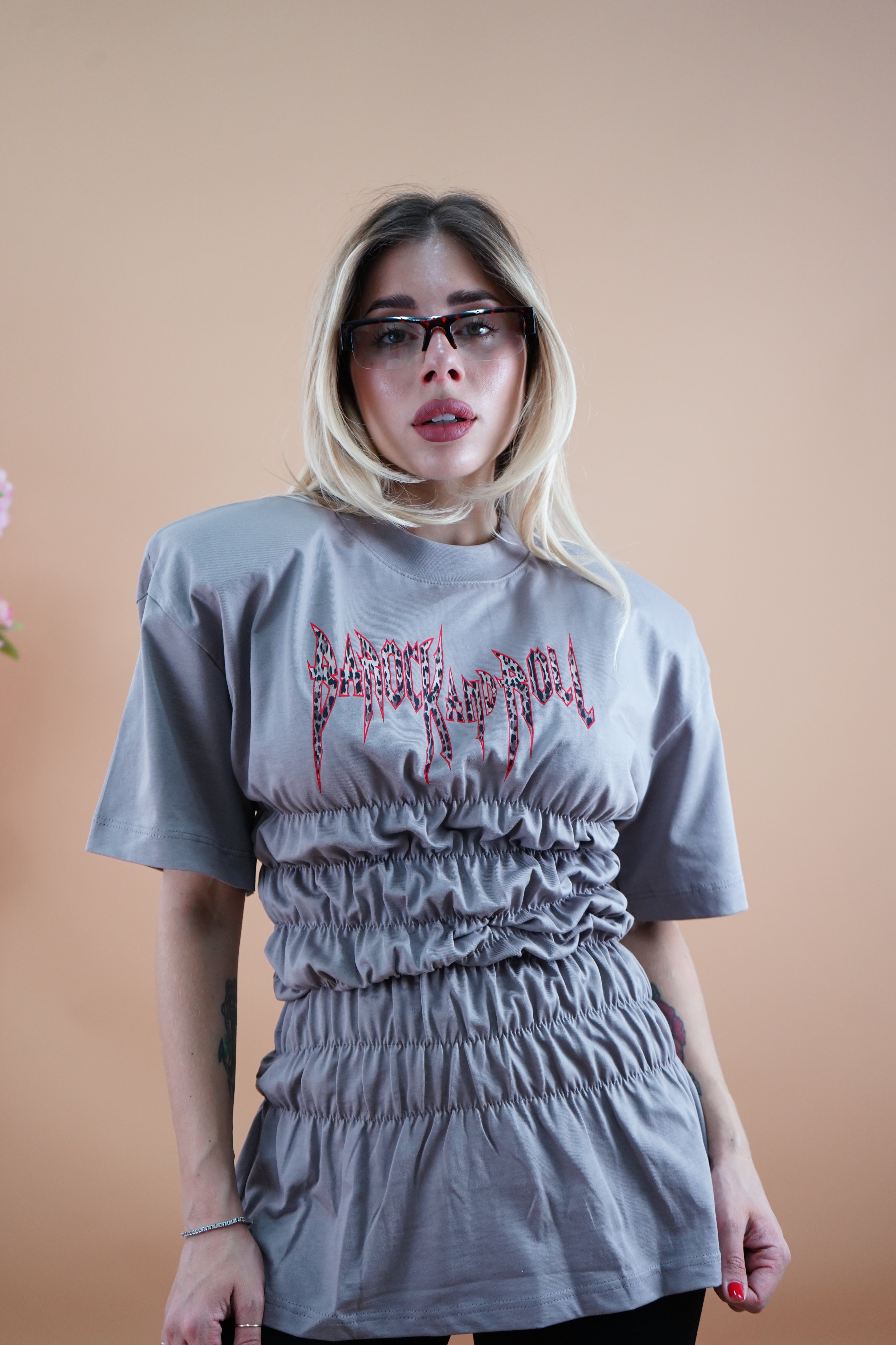 T-SHIRT ROCK ARRICCIATA FANGO E ROSSA