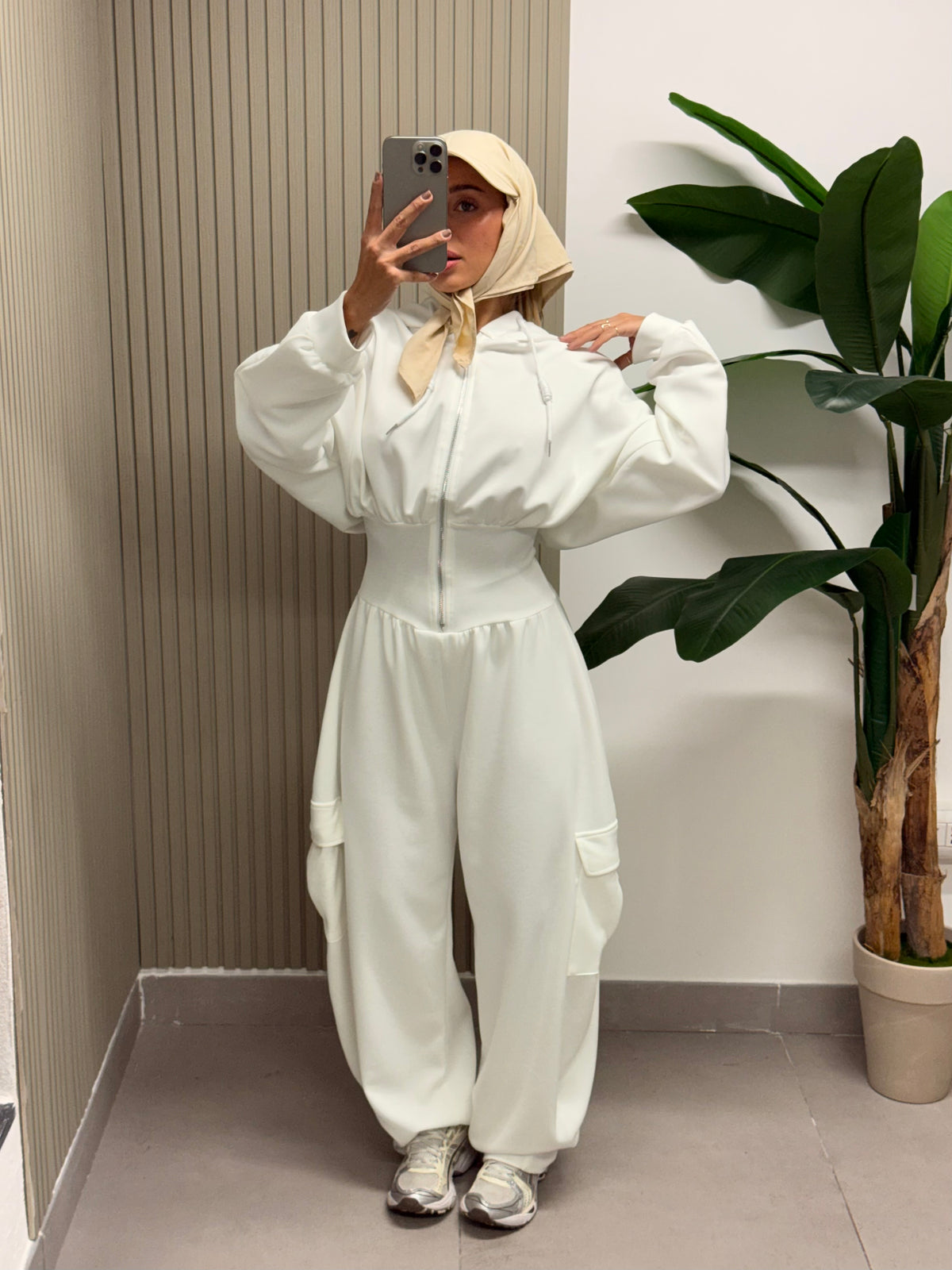 JUMPSUIT CARGO CON SPALLINE BIANCA