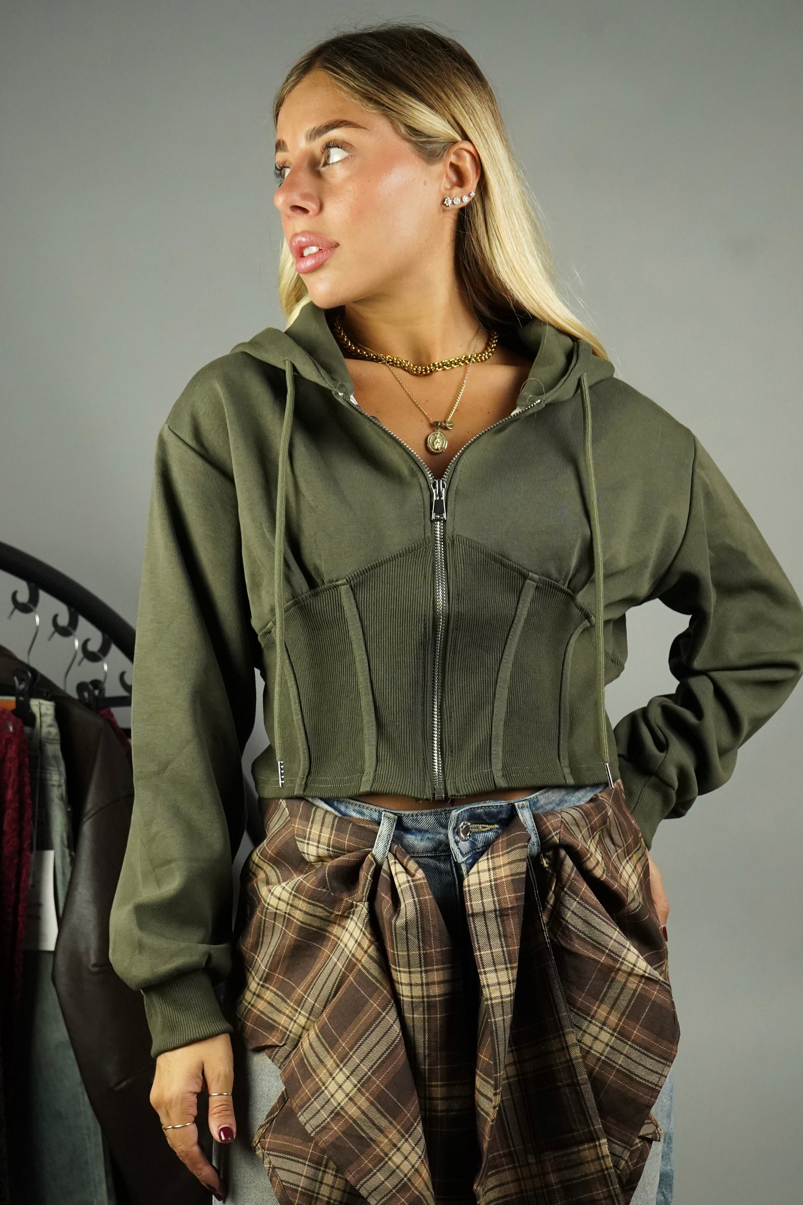 FELPA CROP VERDE MILITARE