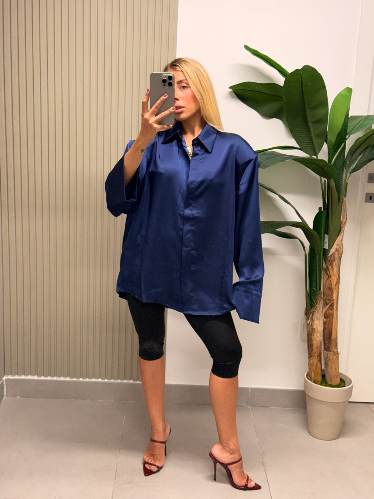 CAMICIA SATIN CON SPALLINE BLU
