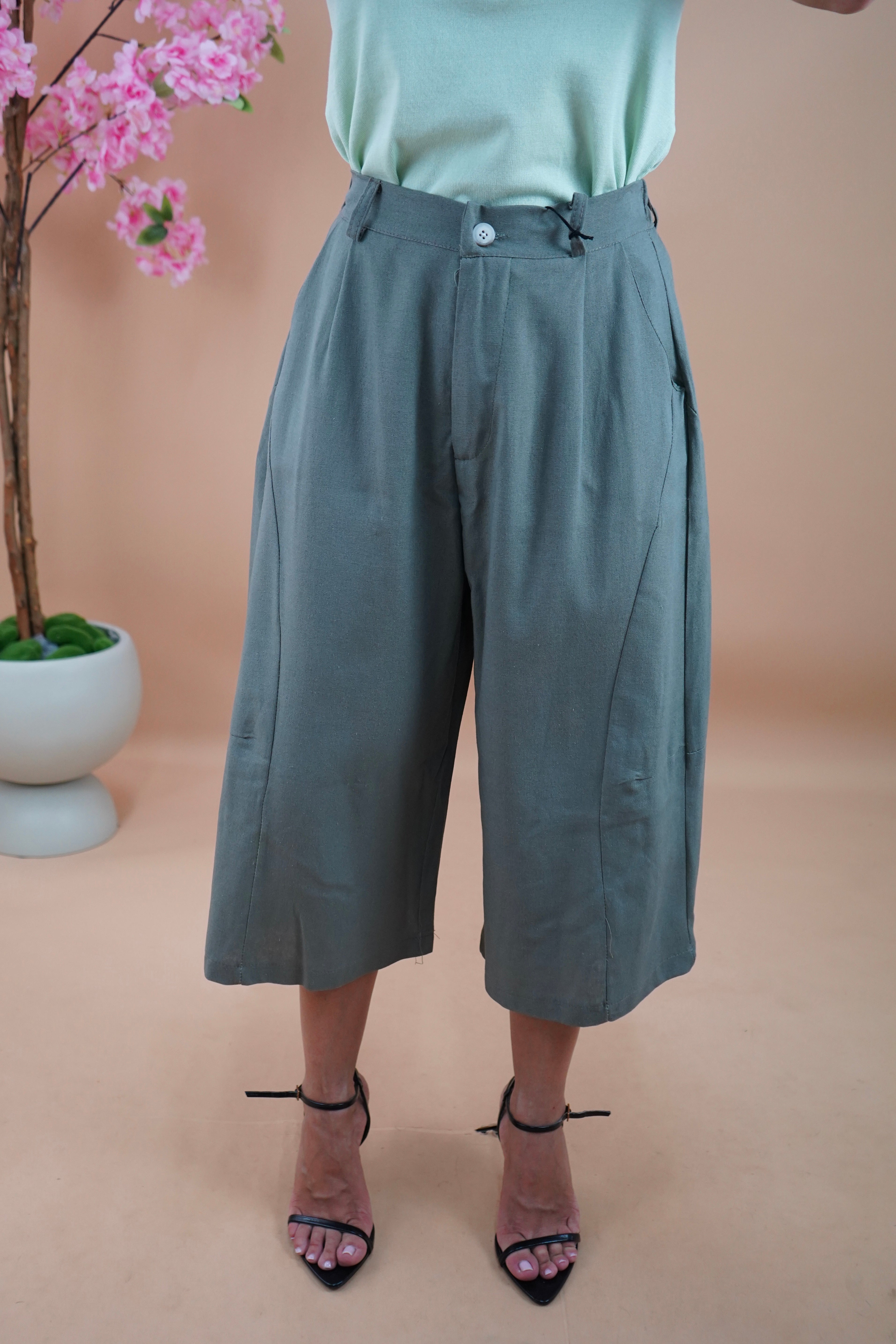 BERMUDA MAXI IN LINO VERDE MILITARE