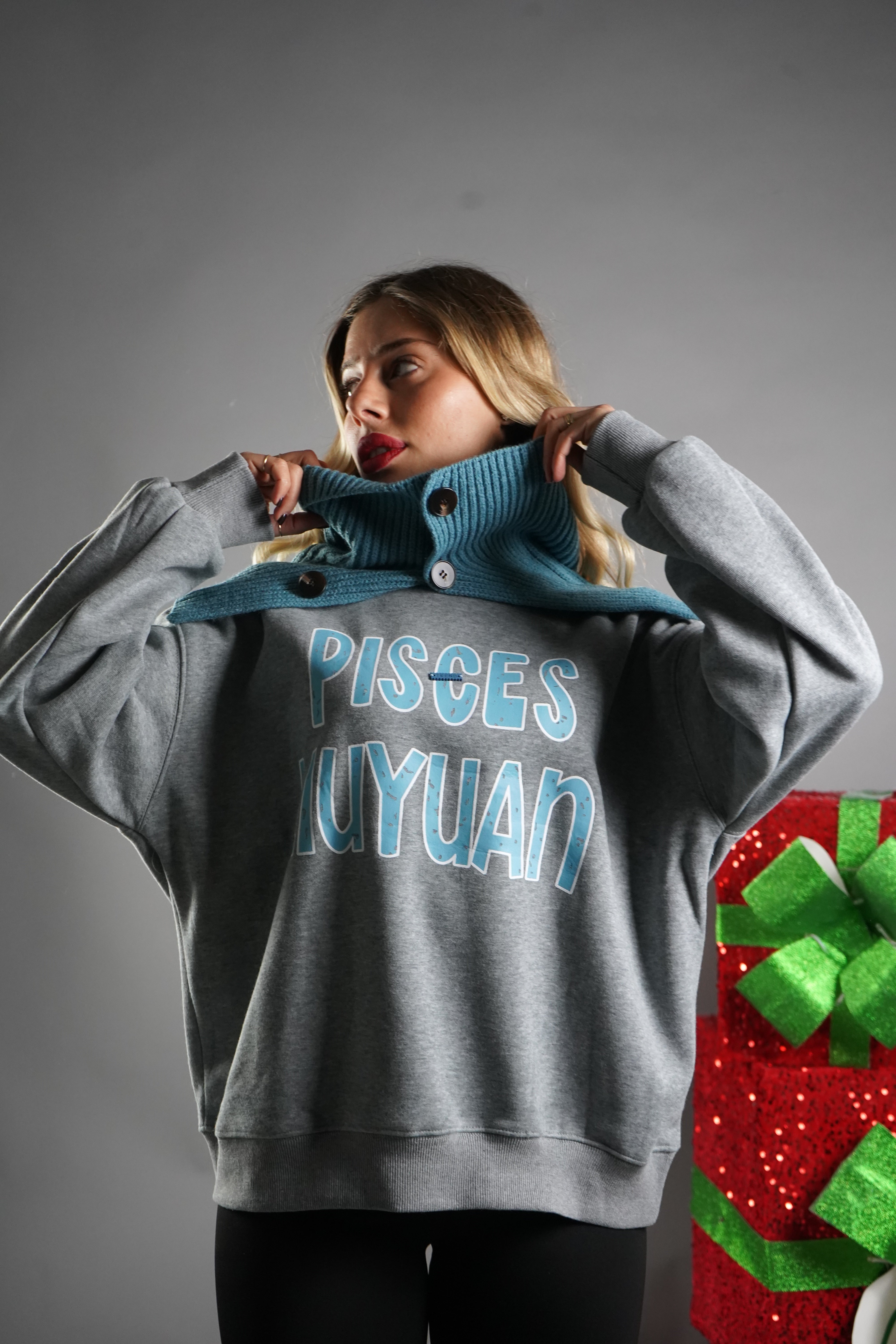 FELPA LUIS CON SCIARPA GRIGIA