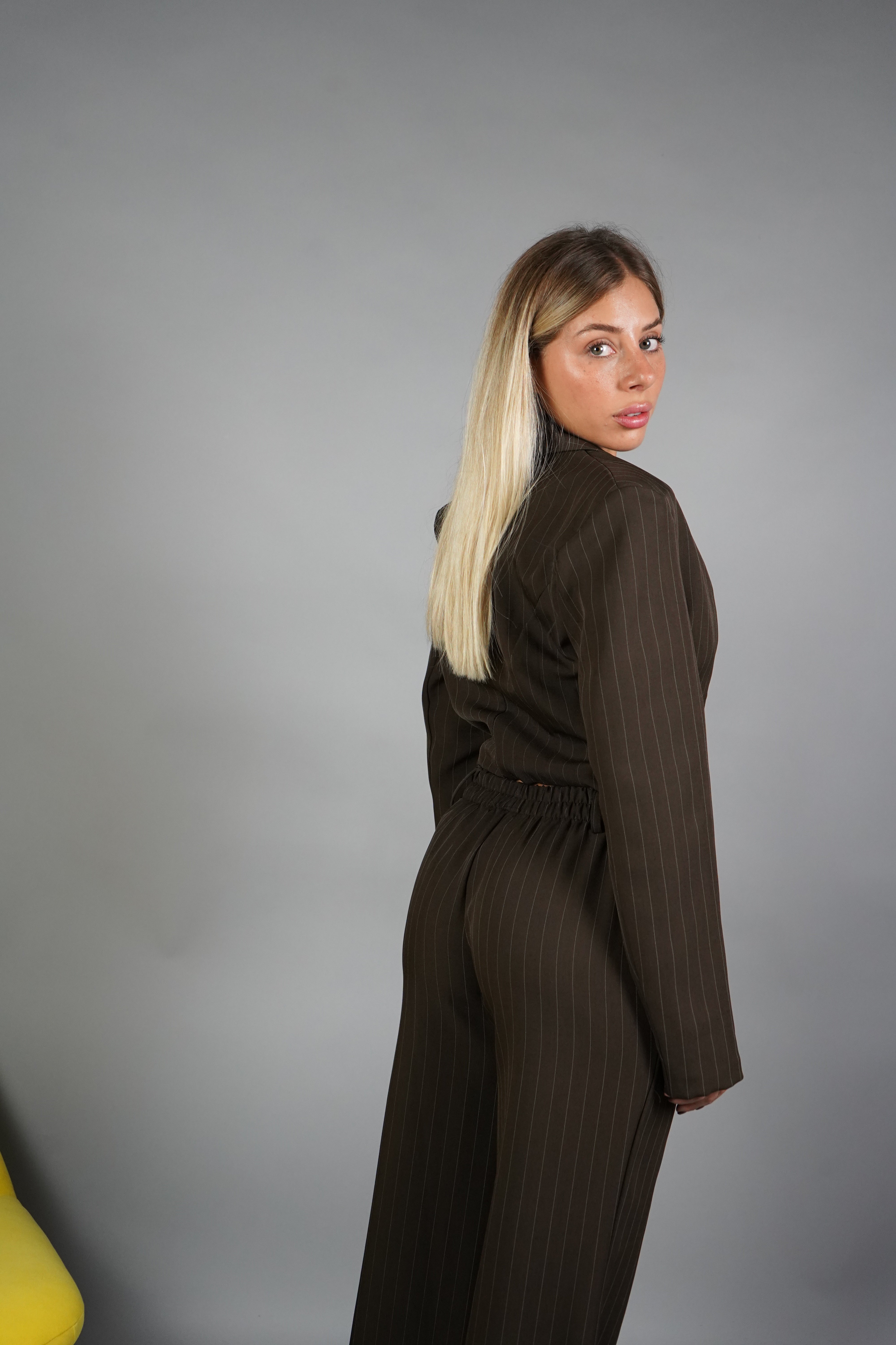 TAILLEUR GESSATO CROP MARRONE