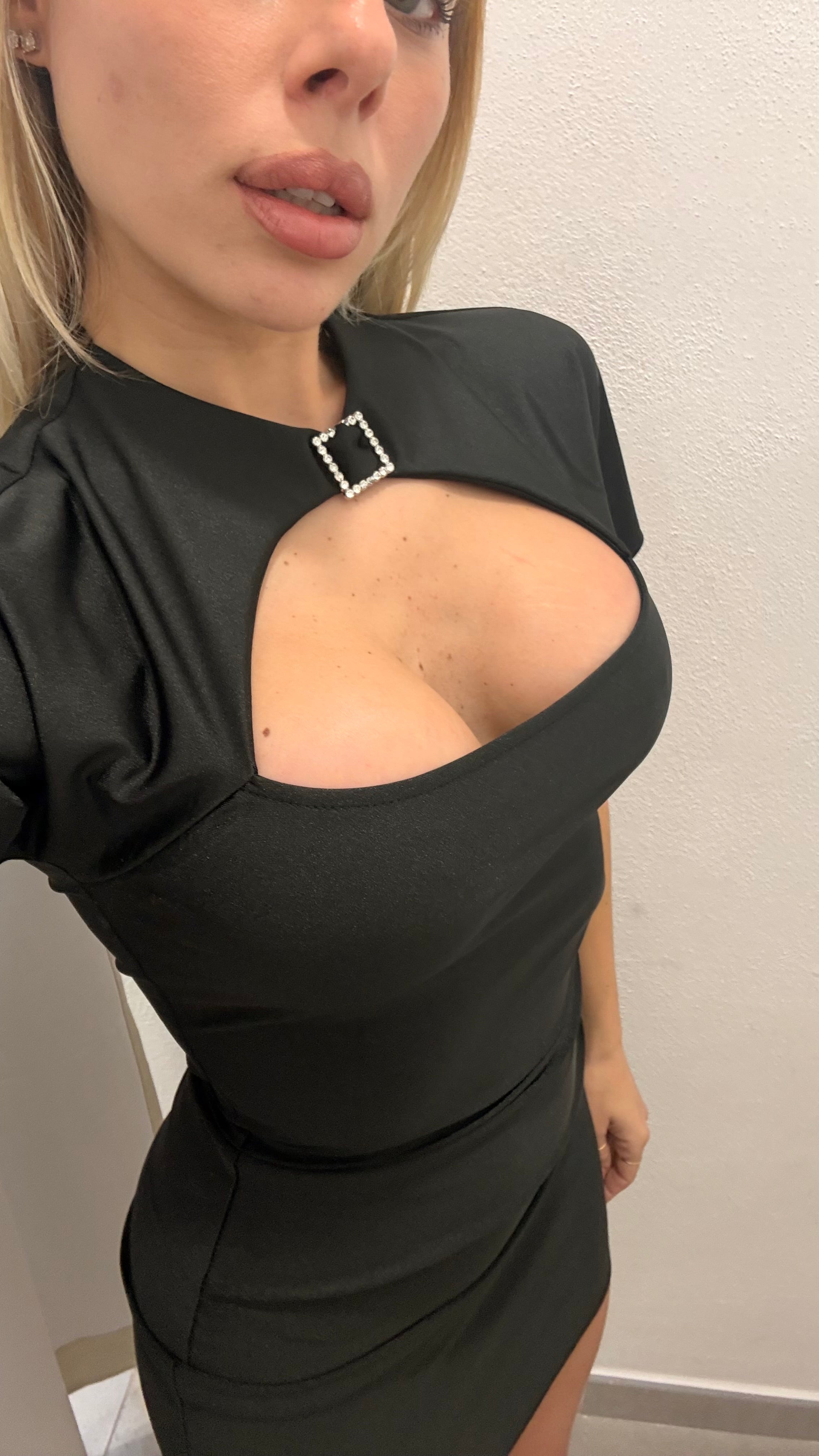 MINI DRESS CON GIOIELLO