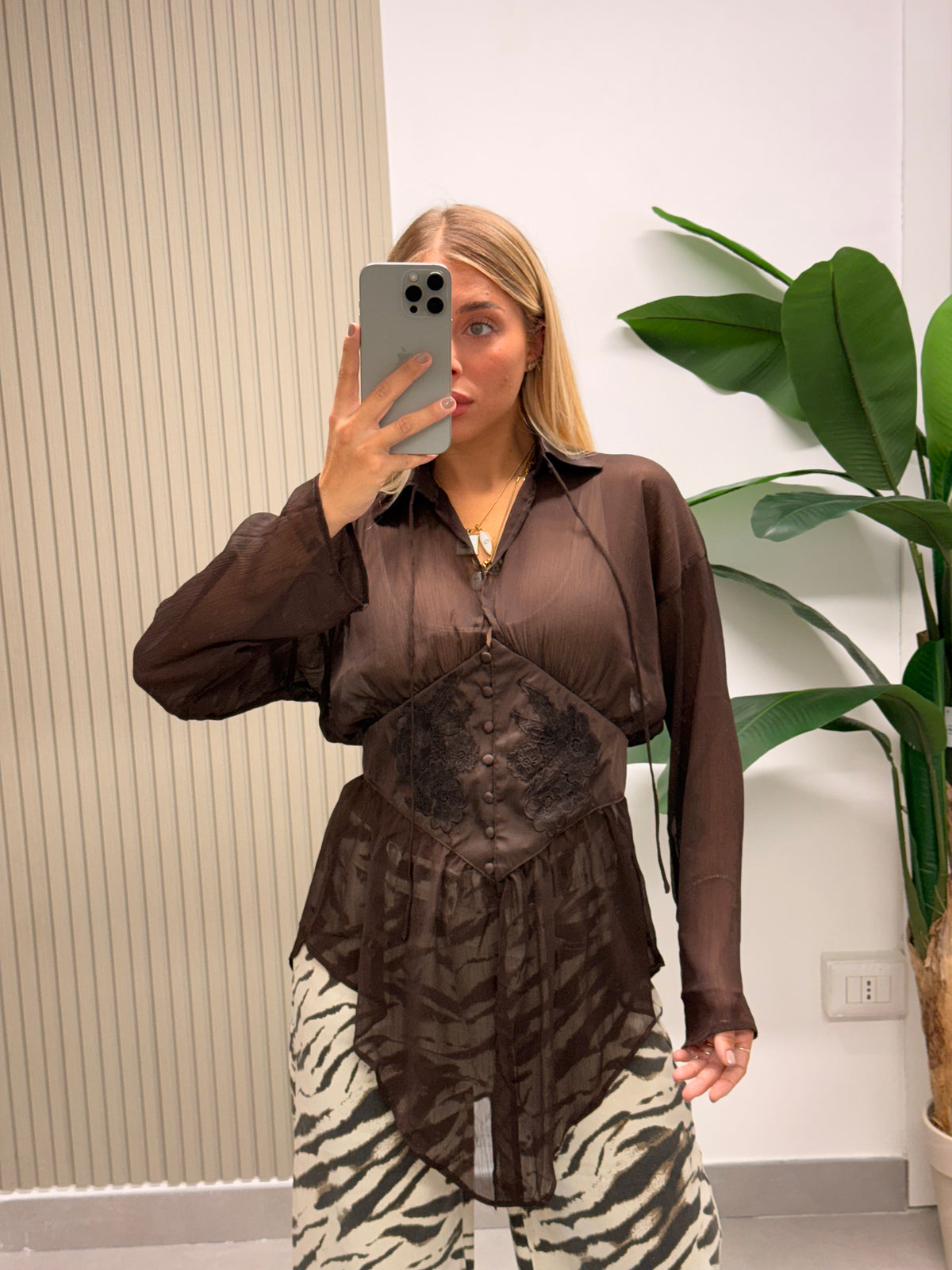 CAMICIA ROMANTICA MARRONE