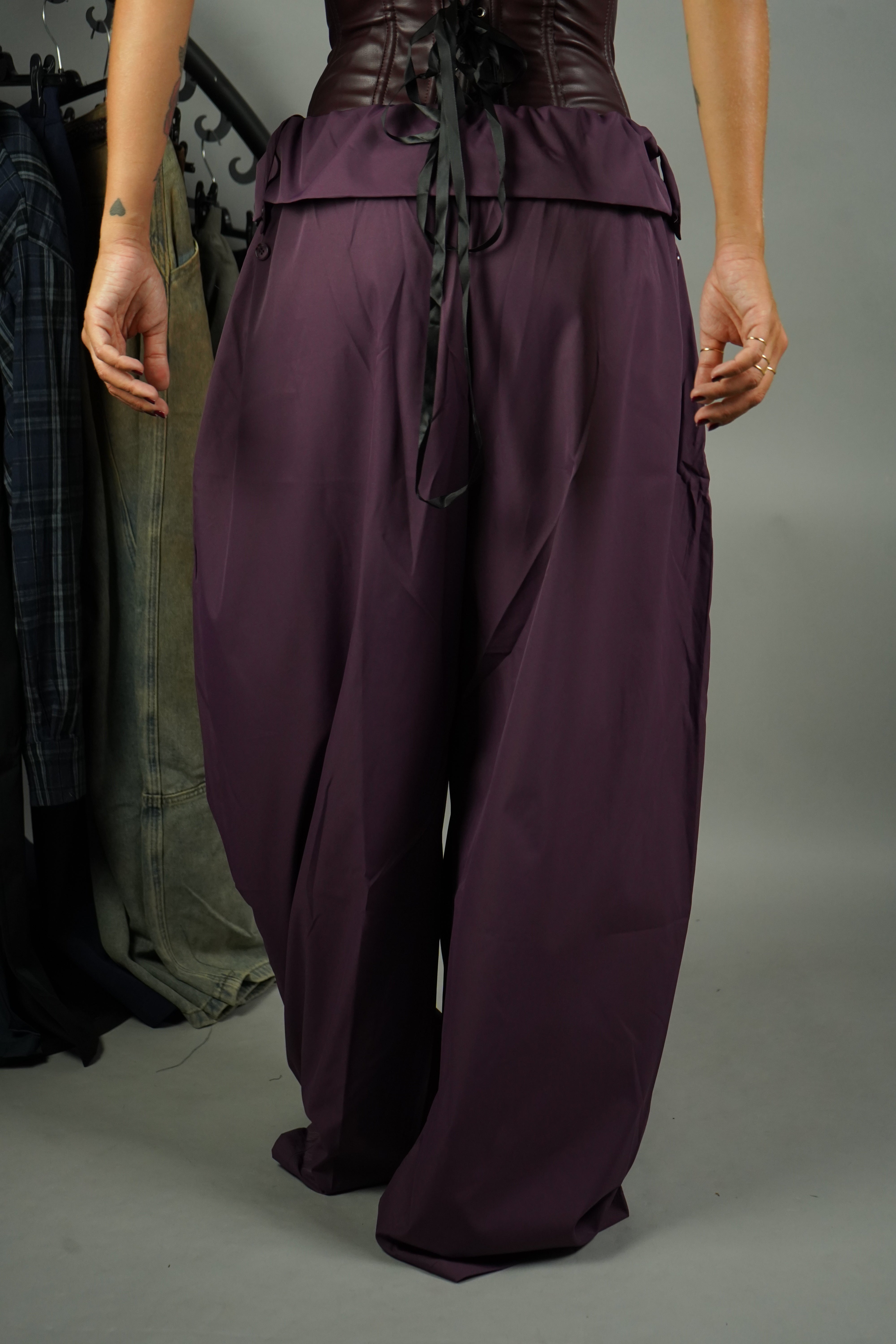 PANTALONE BALLON CON ARRICCIO PRUGNA