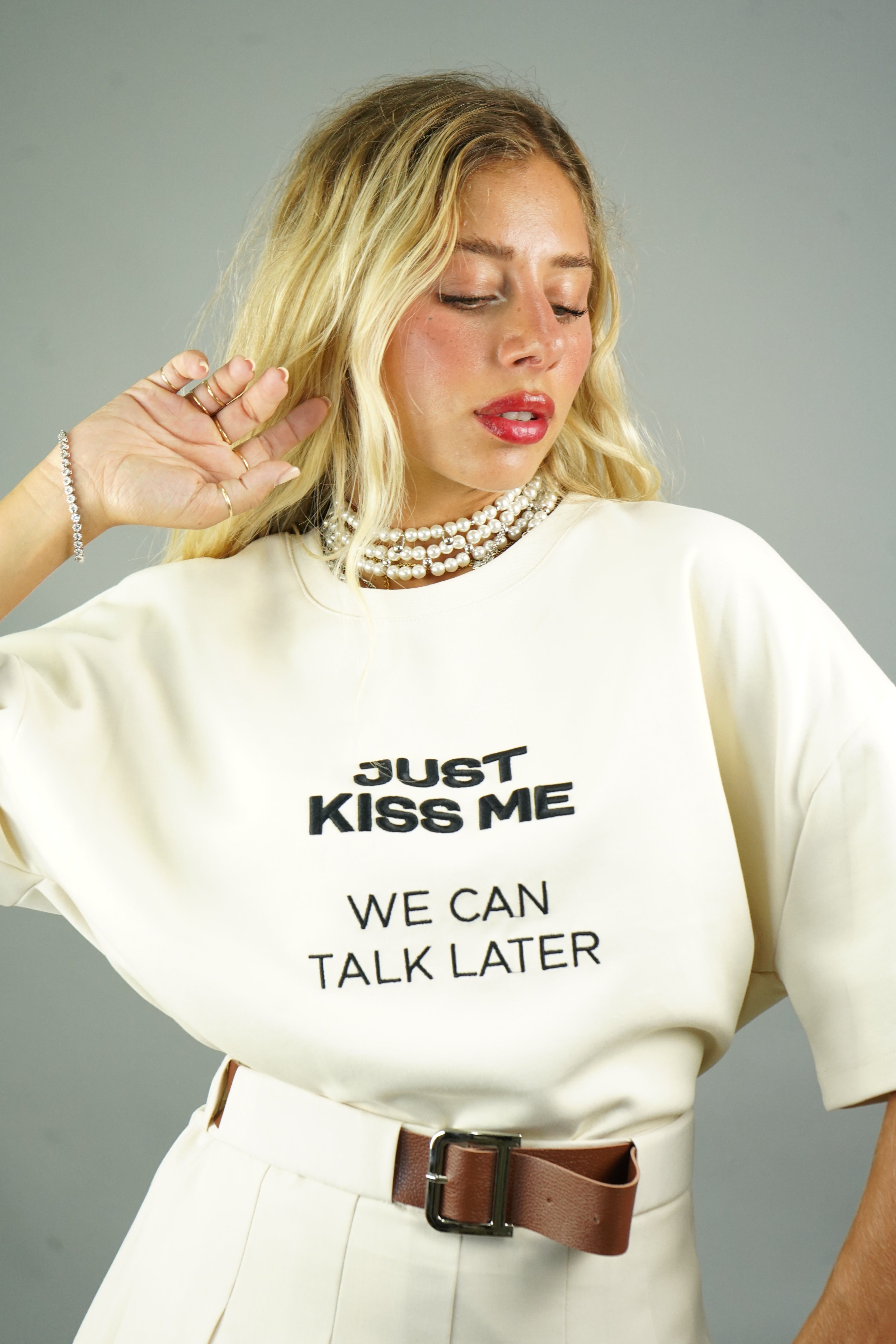 T-SHIRT “KISS ME” LUMINA PANNA
