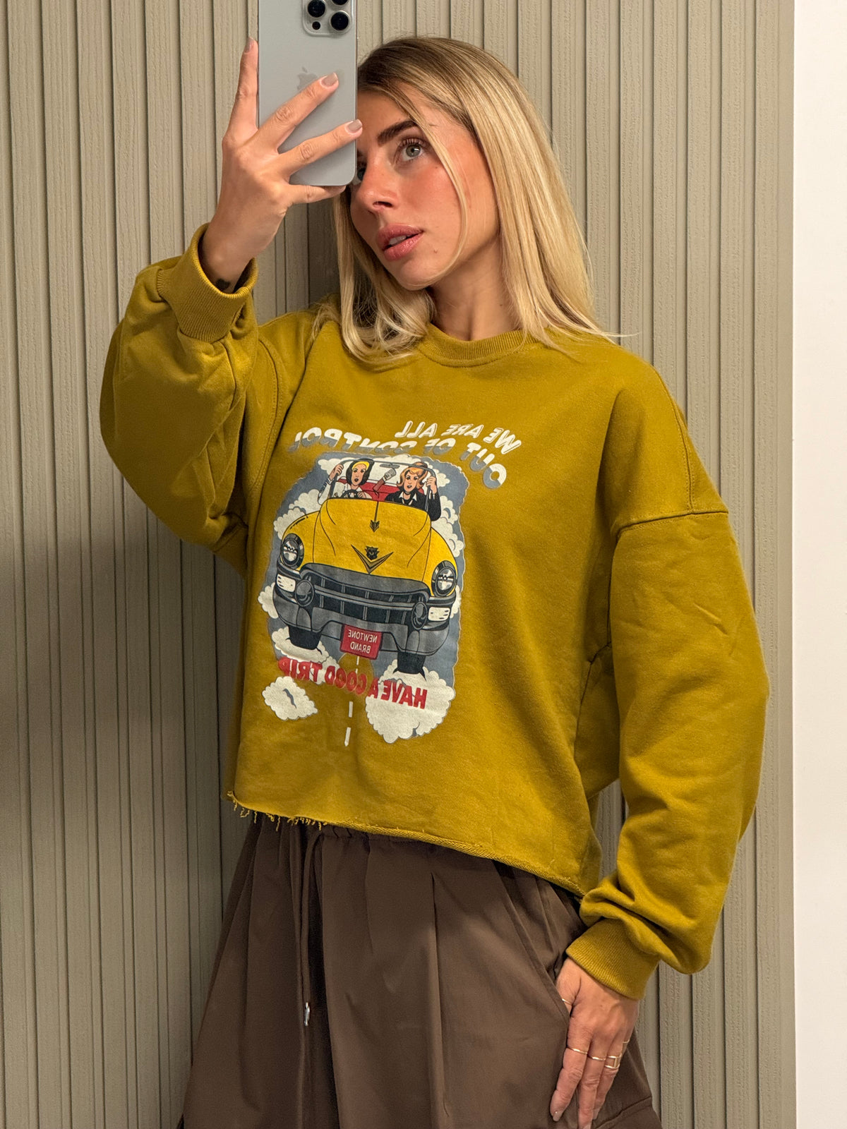 FELPA CROP JUST GIRL SENAPE