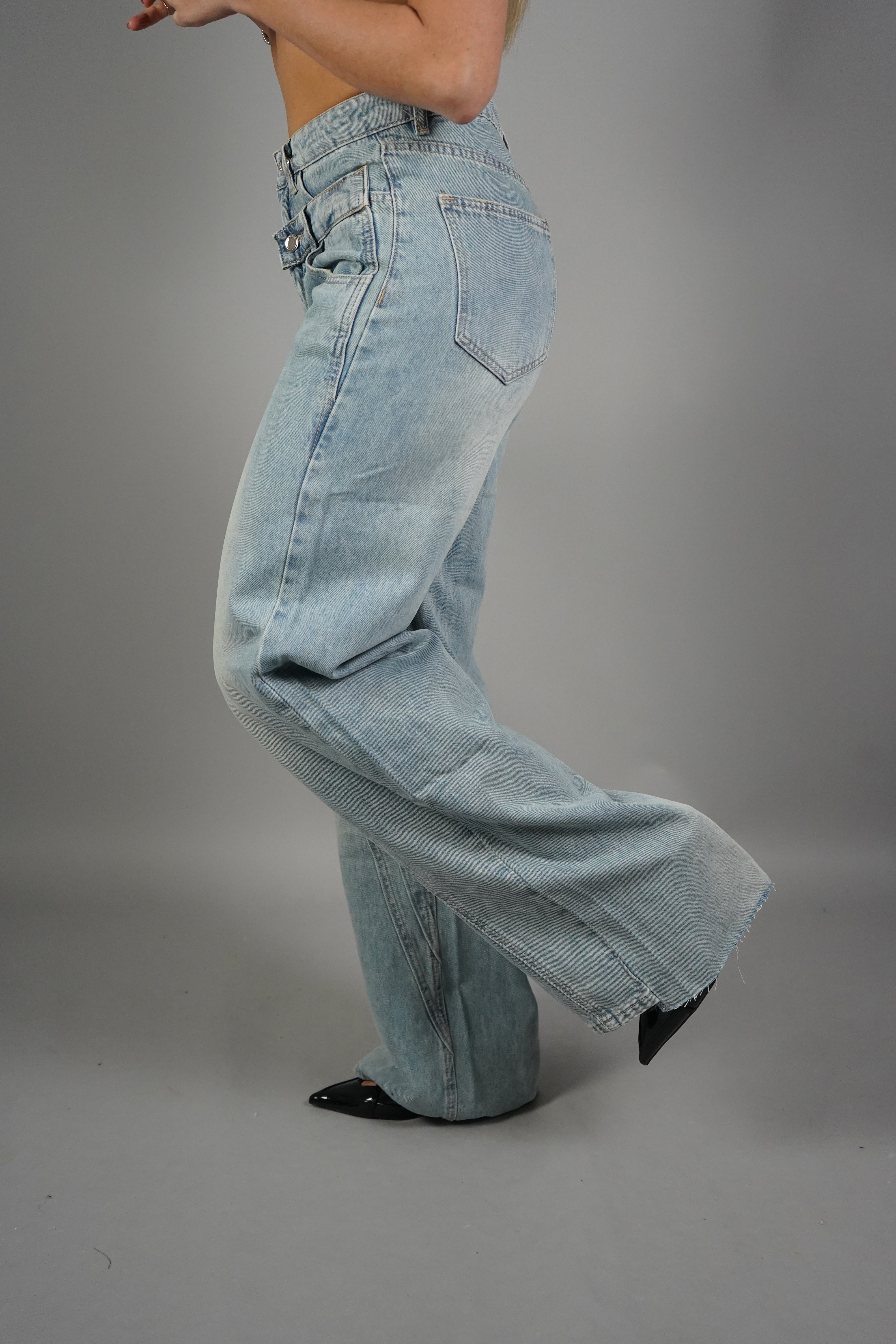 JEANS WIDE LEG DUE BOTTONI