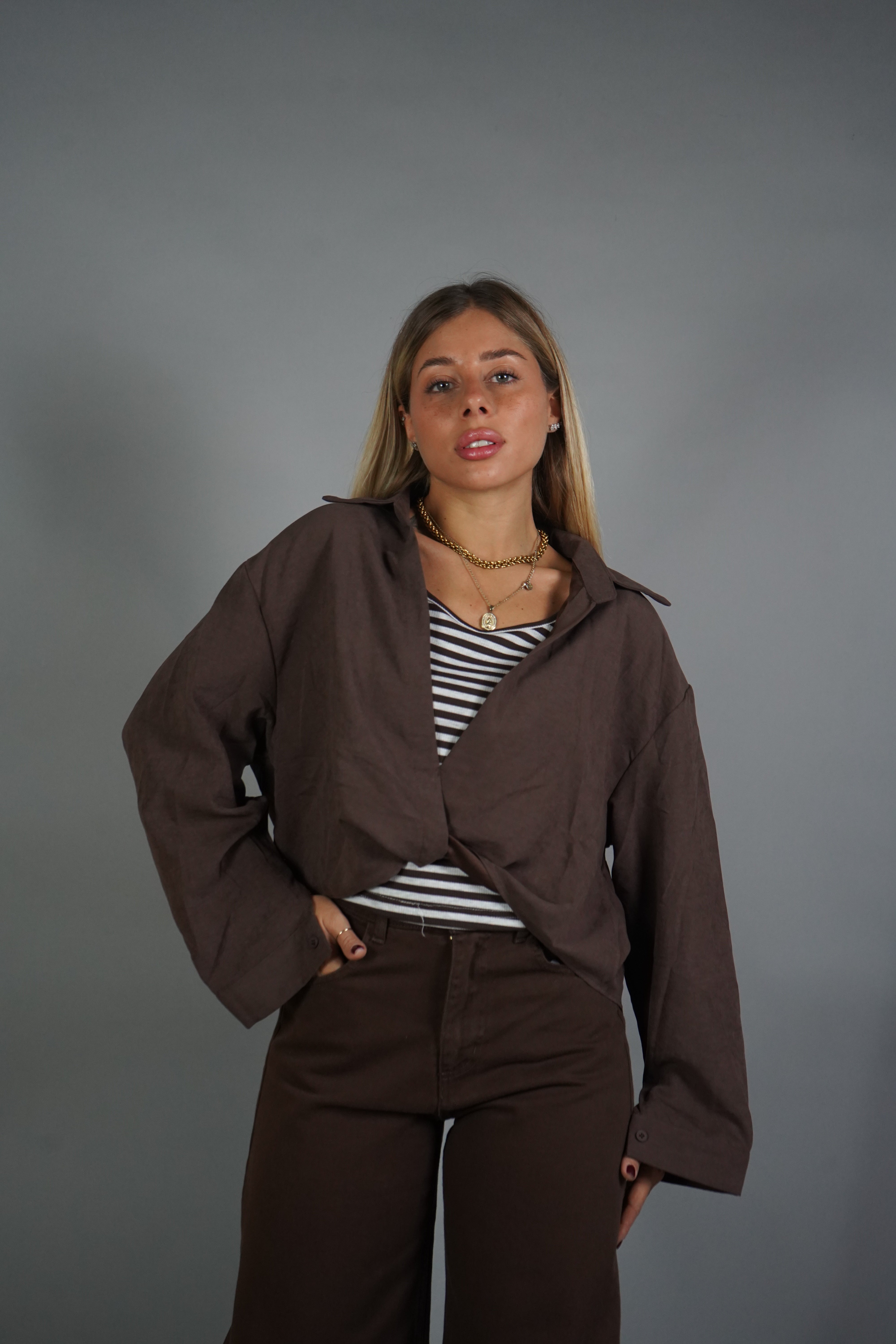 COORDINATO CAMICIA E CANOTTA MARRONE