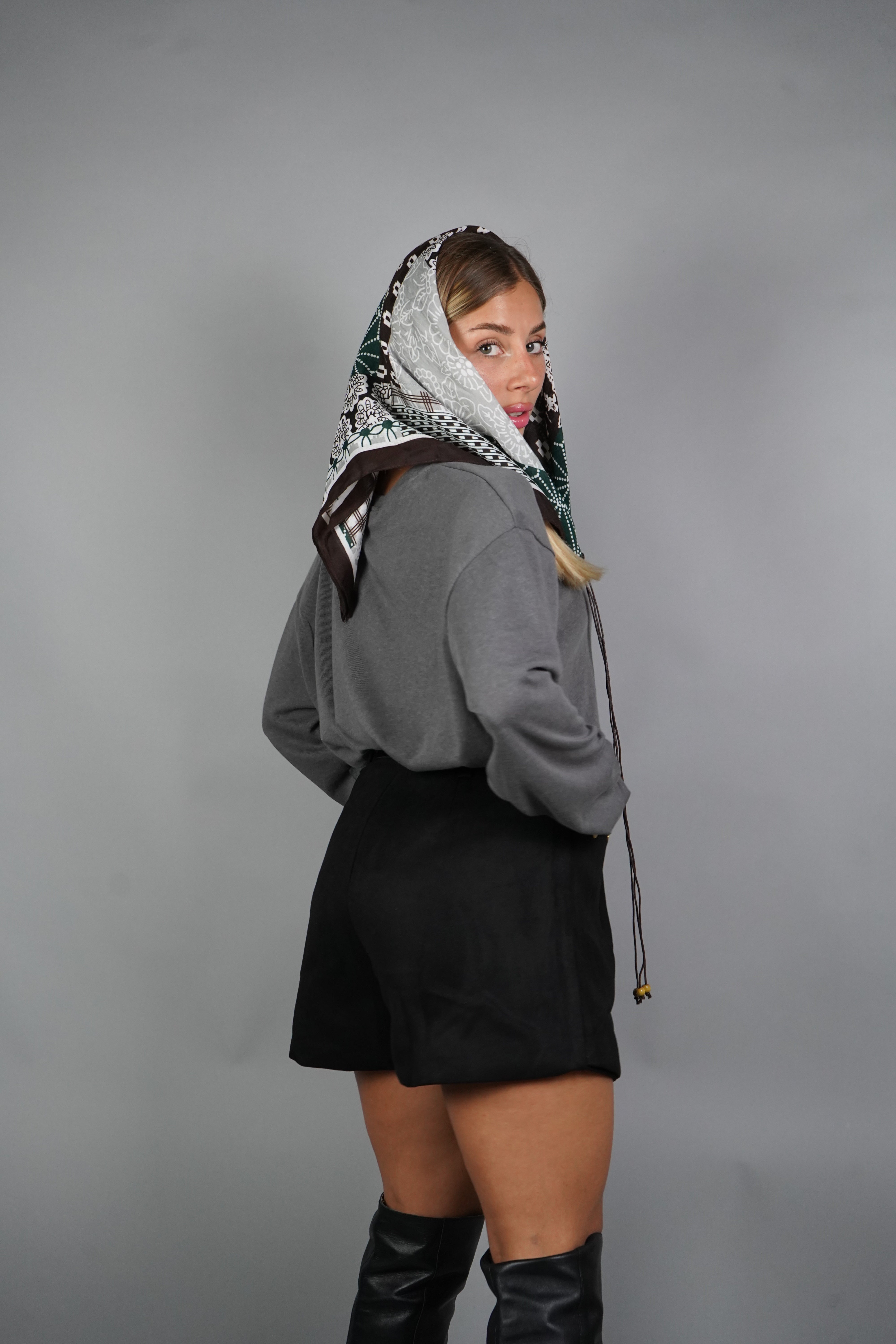 MAGLIA FOULARD GEOMETRICO