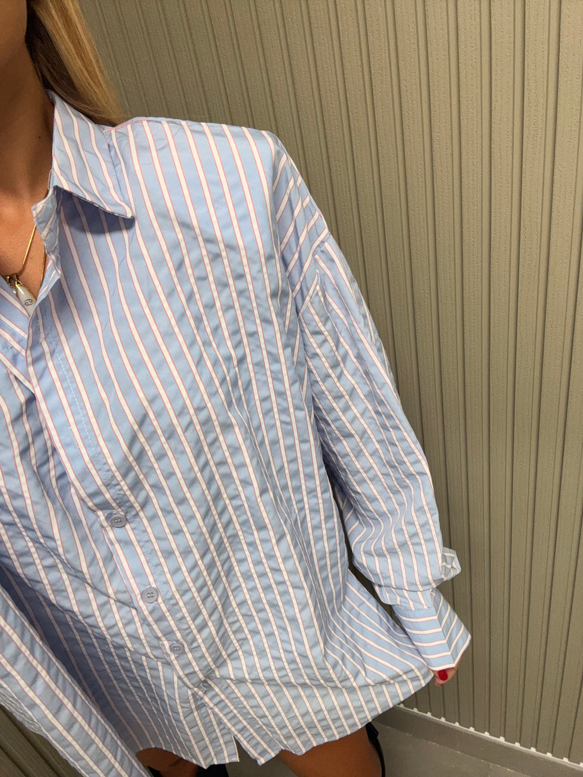 MAXI CAMICIA CON SPALLINA POLVERE