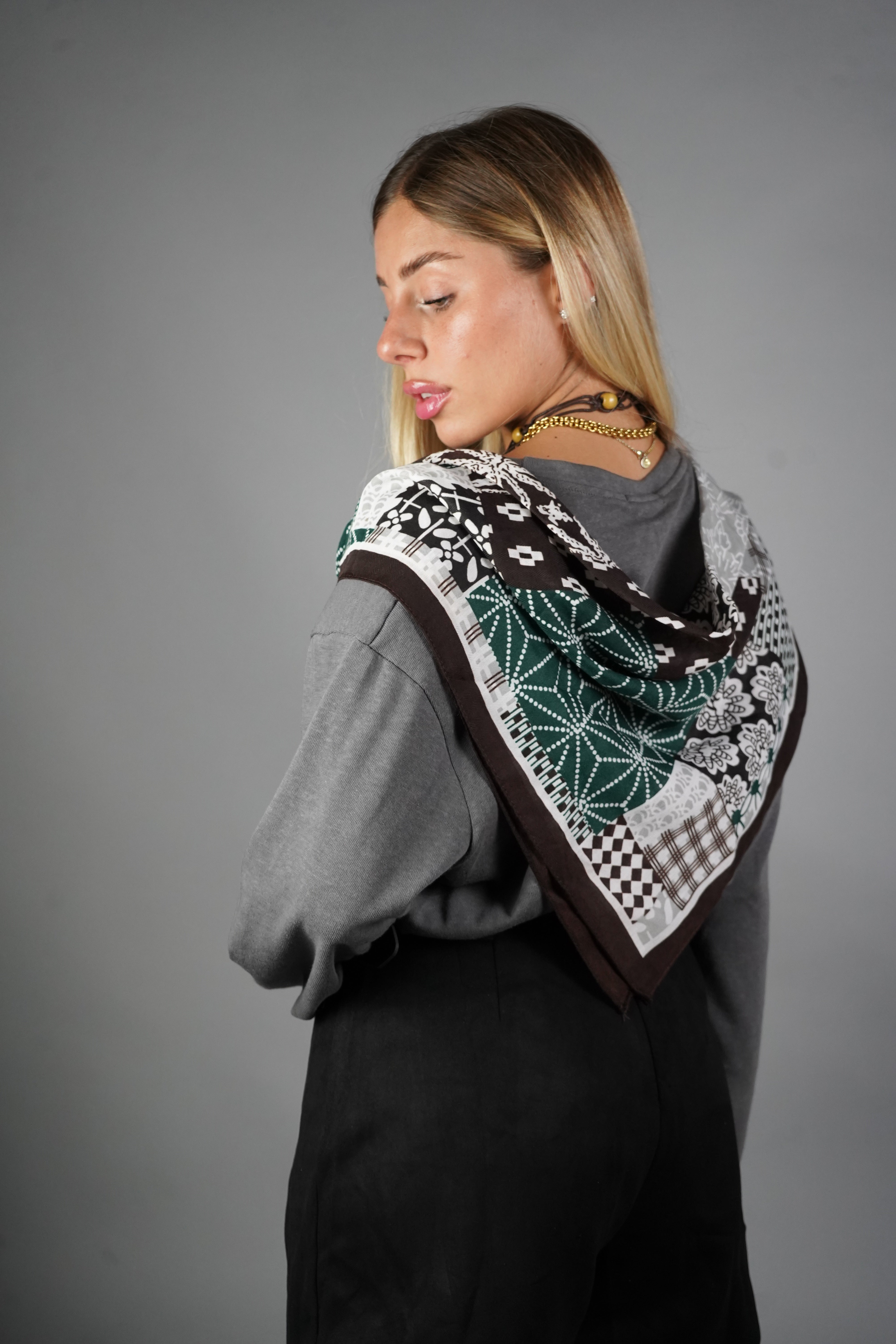 MAGLIA FOULARD GEOMETRICO