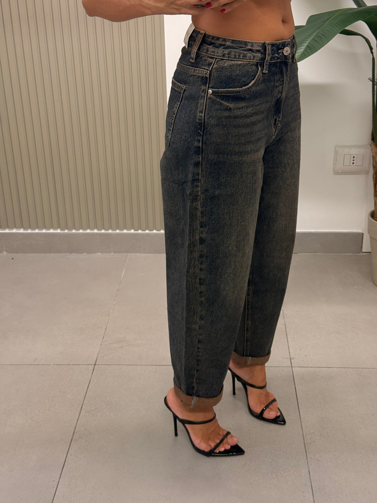 JEANS BARRELL DENIM SCURO