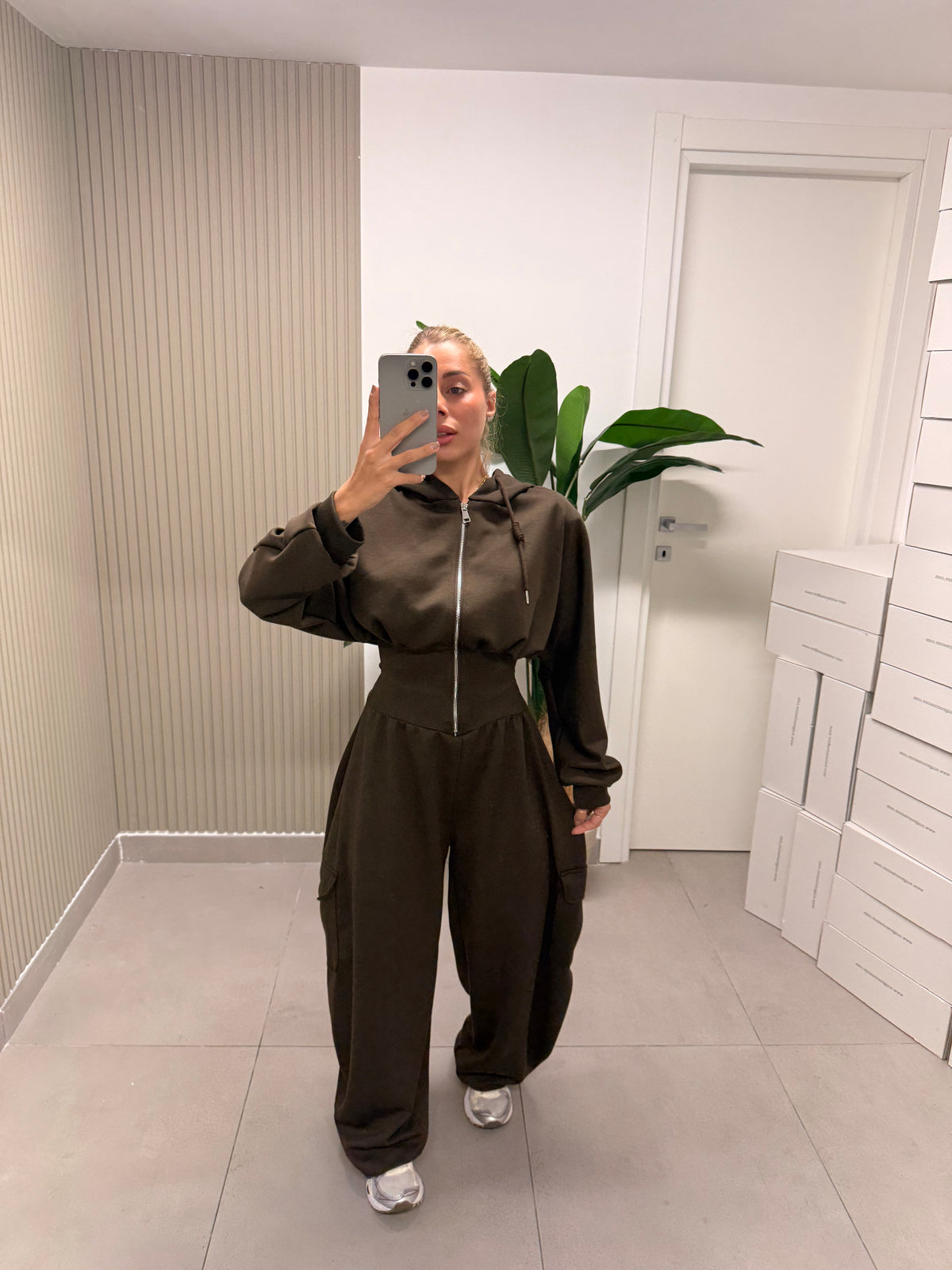 JUMPSUIT CARGO CON SPALLINE MARRONE