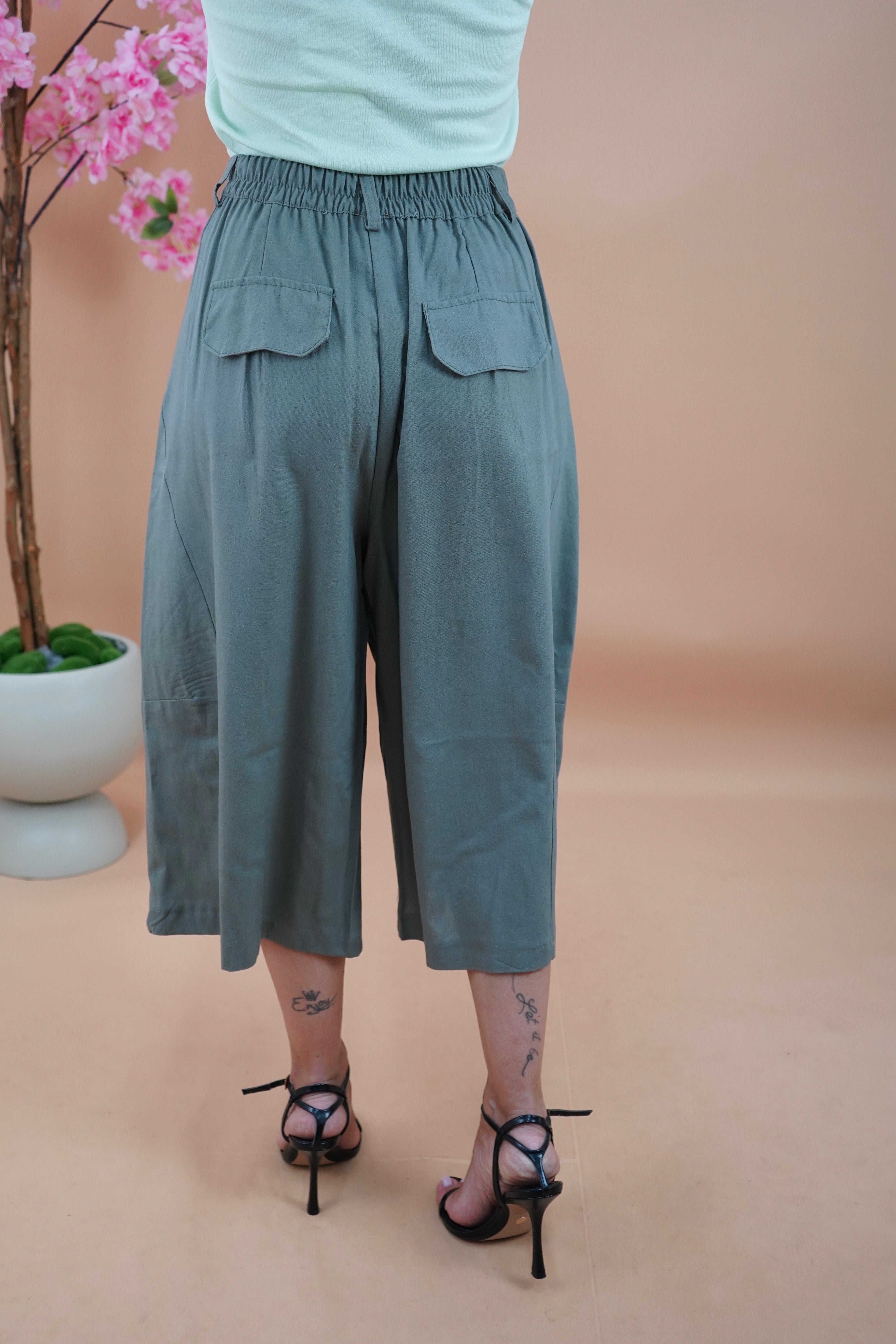 BERMUDA MAXI IN LINO VERDE MILITARE